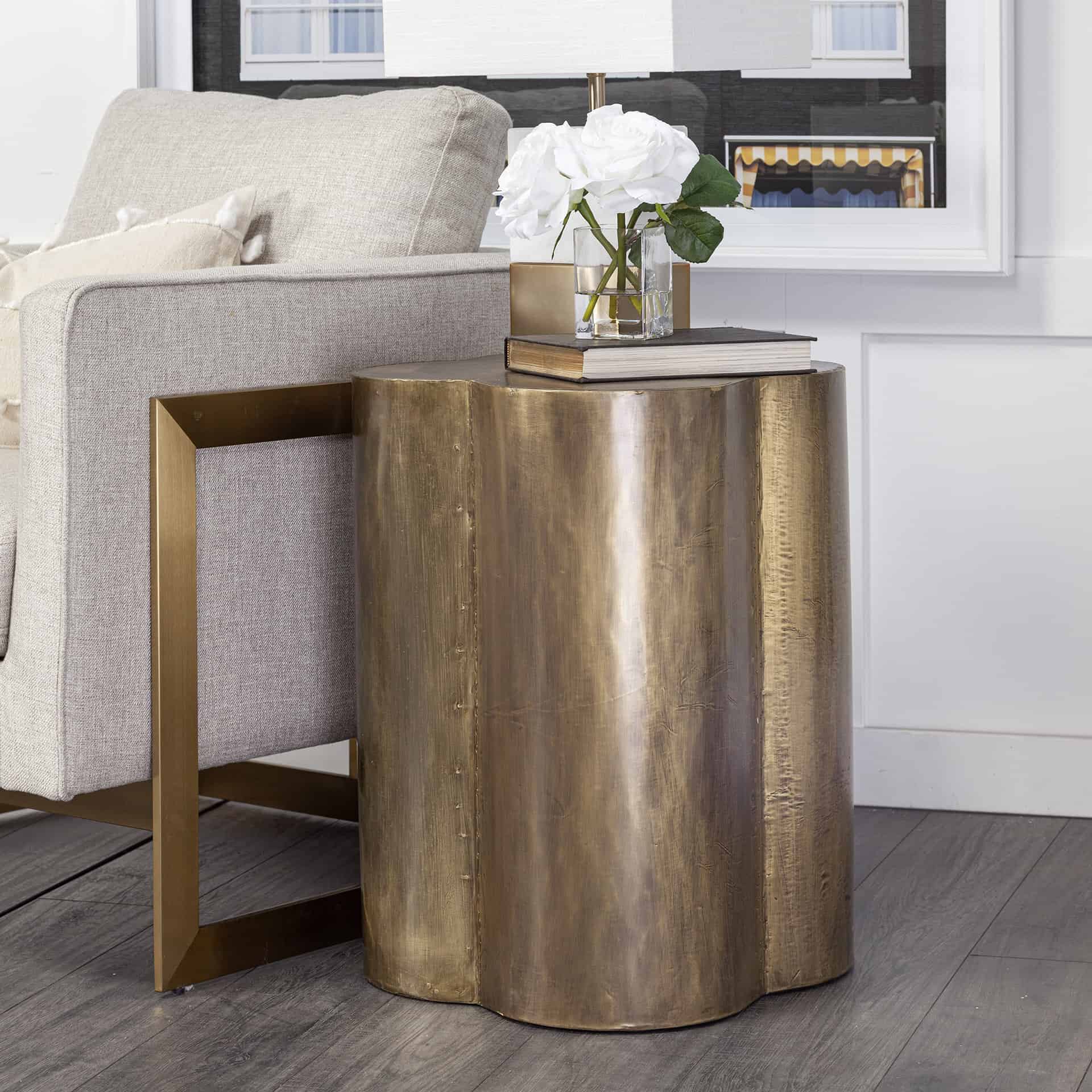 quatrefoil 18l x 18w gold flower w/ wooden top brass cladding accent table