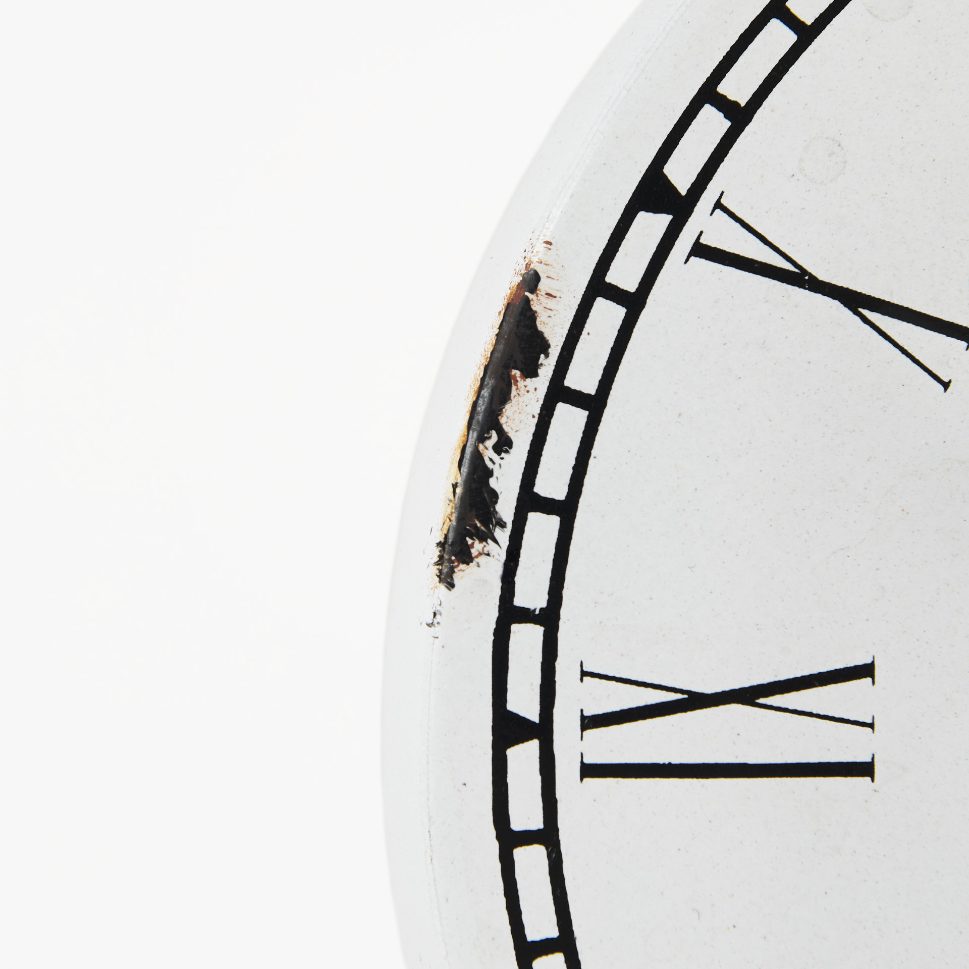 harriet white/bronze metal table clock