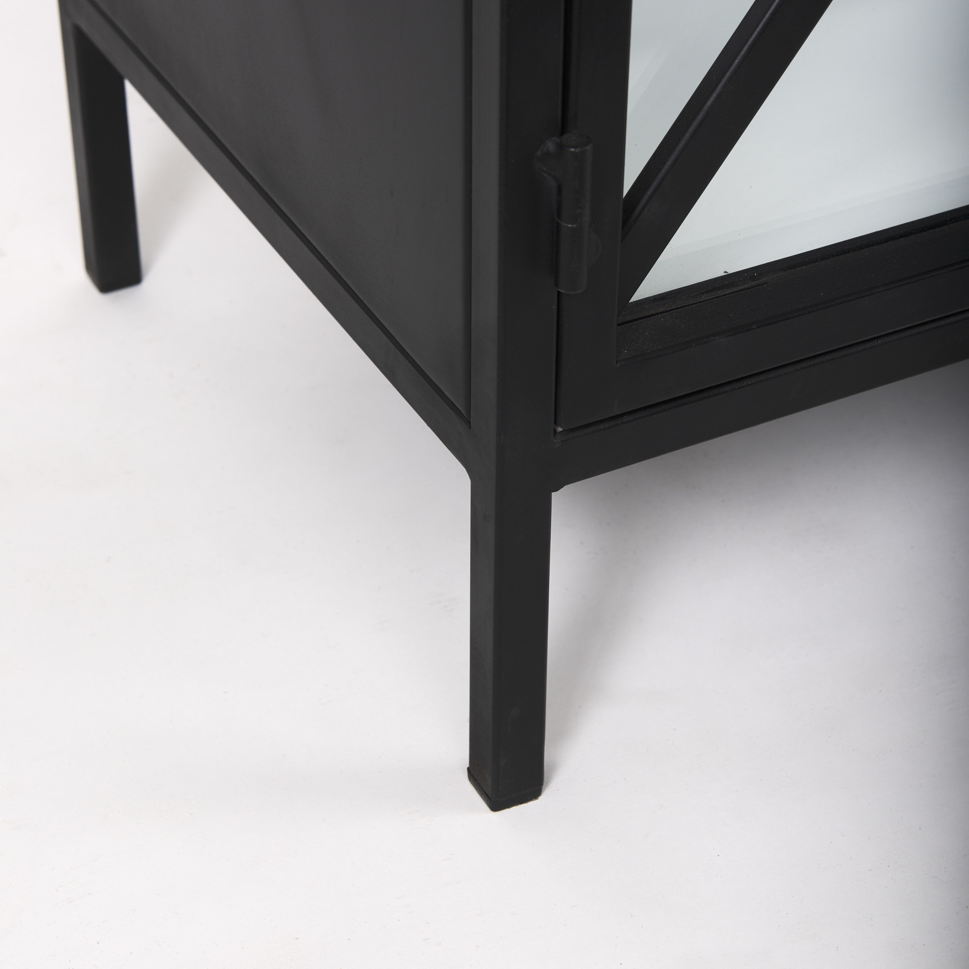 aurelia 79.0l x 16.0w x 33.0h black and white metal four door glass cabinet