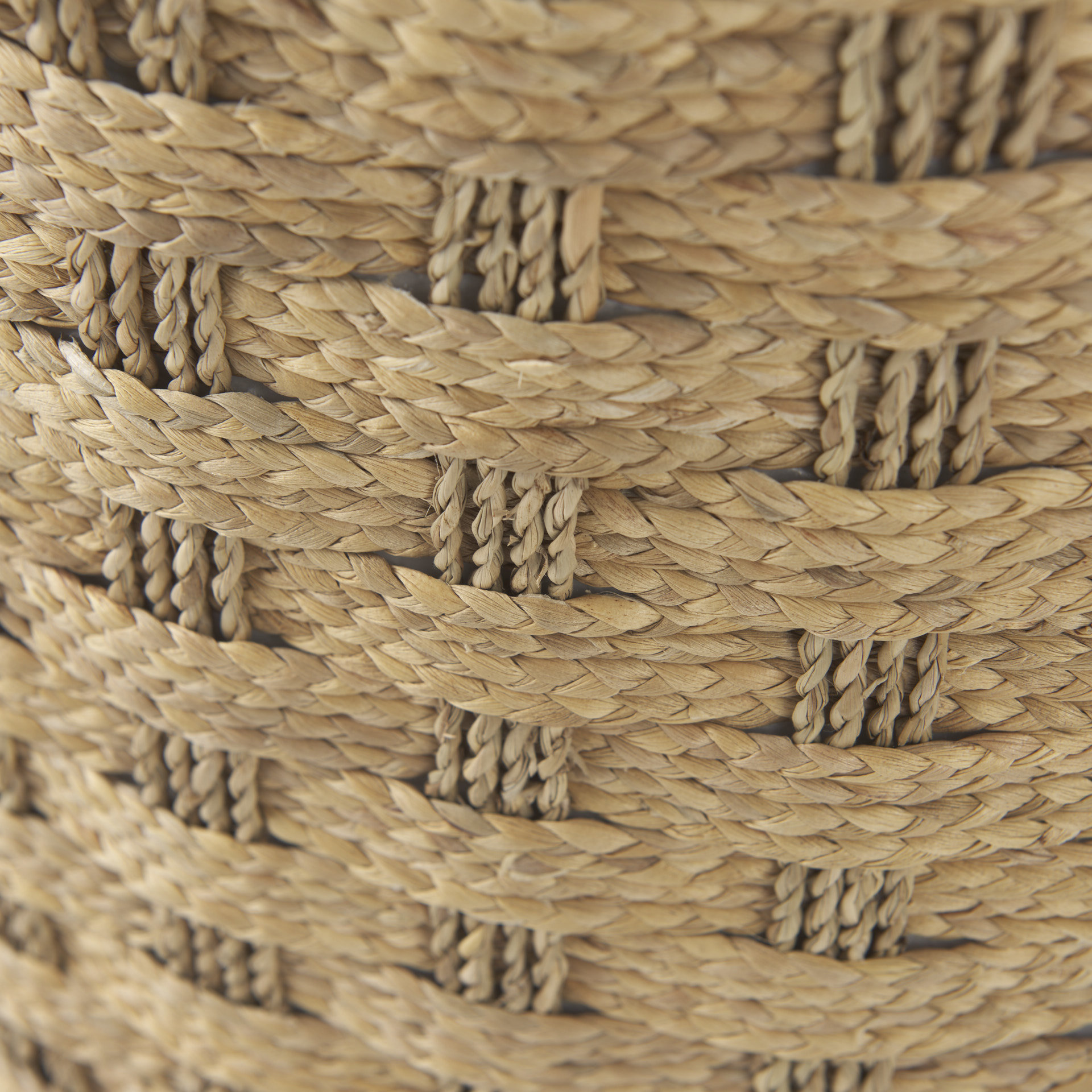 michelle 17.7l x 17.7w x 17.7h light brown woven seagrass round pouf