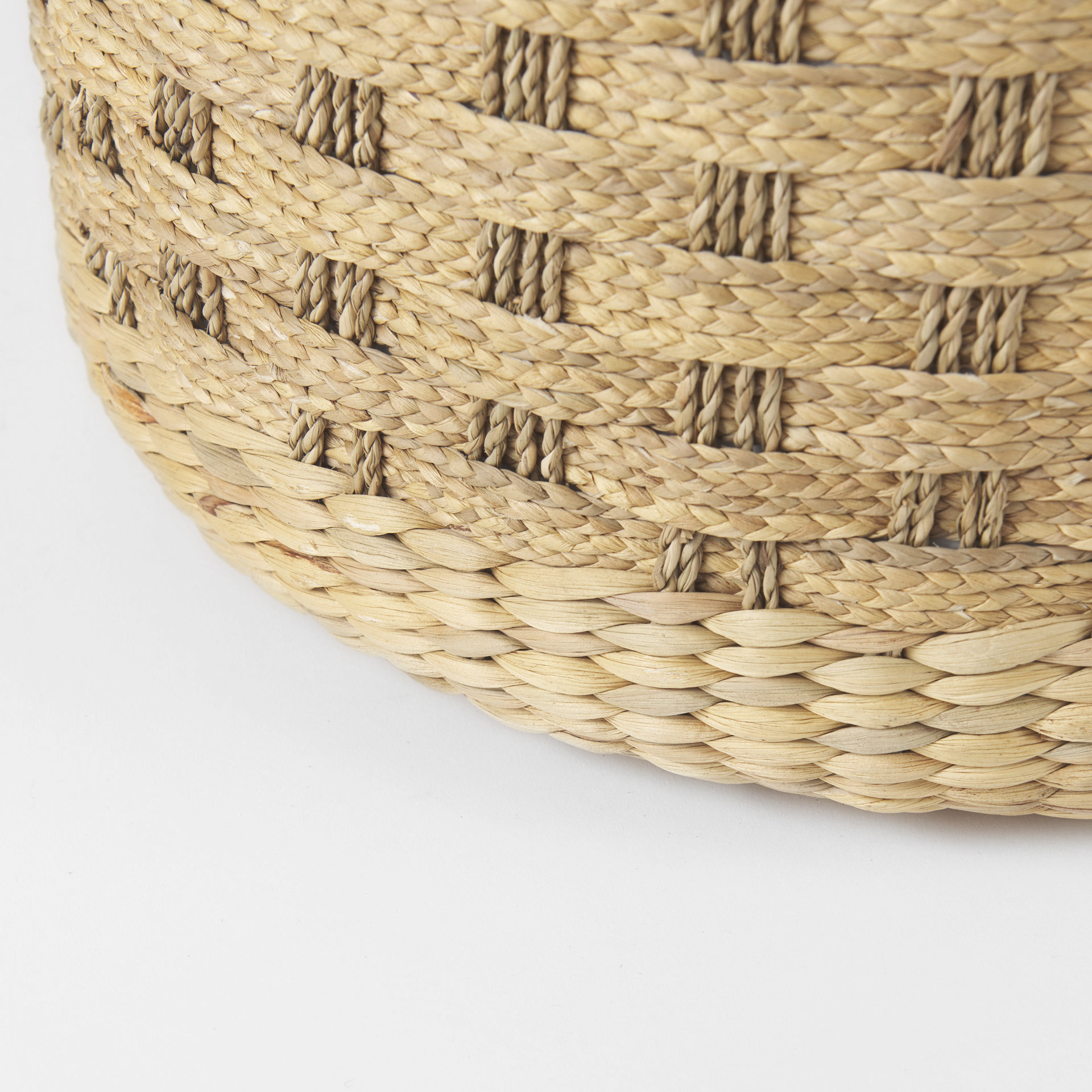 michelle 17.7l x 17.7w x 17.7h light brown woven seagrass round pouf