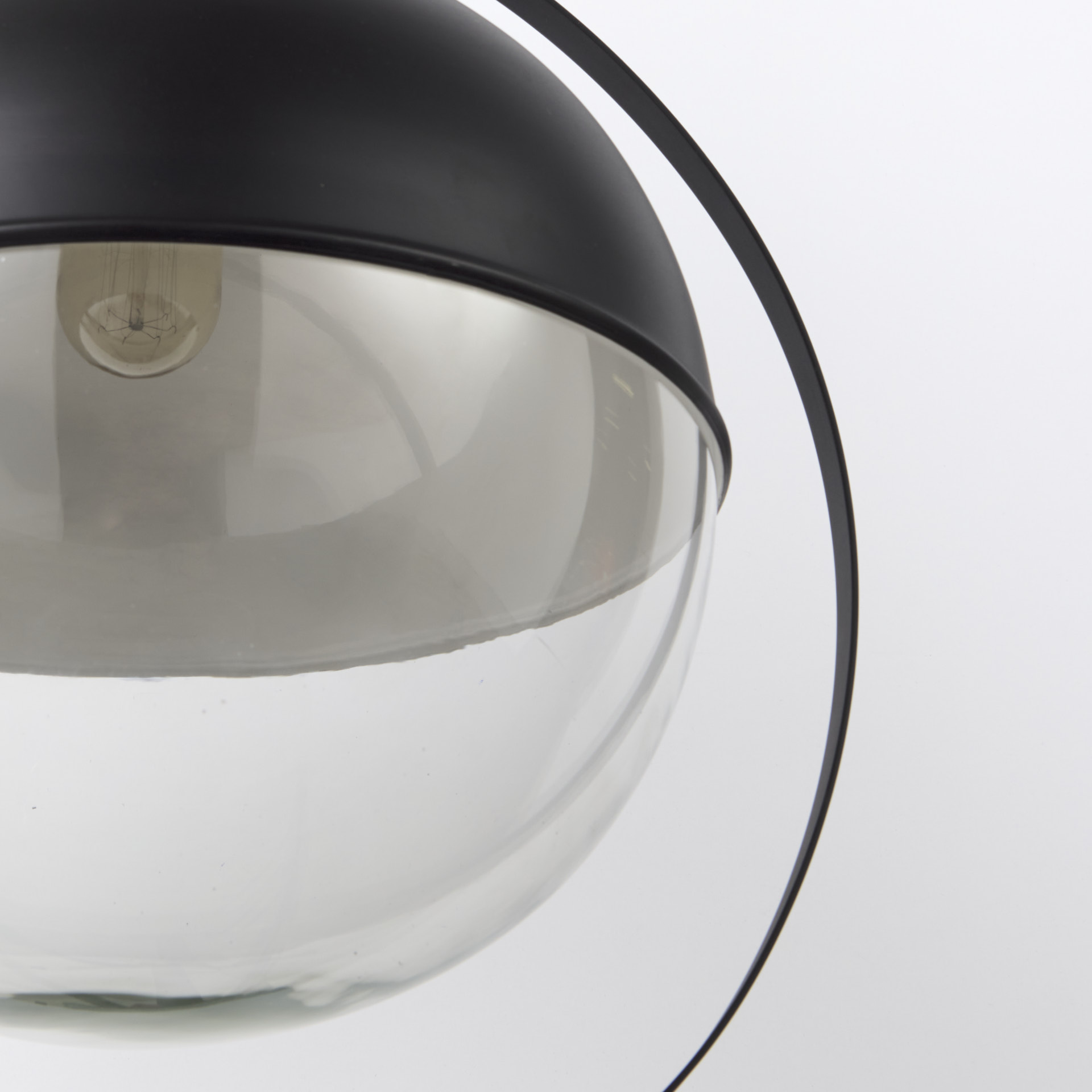 leighton ii 15x20 black metal spherical pendant light