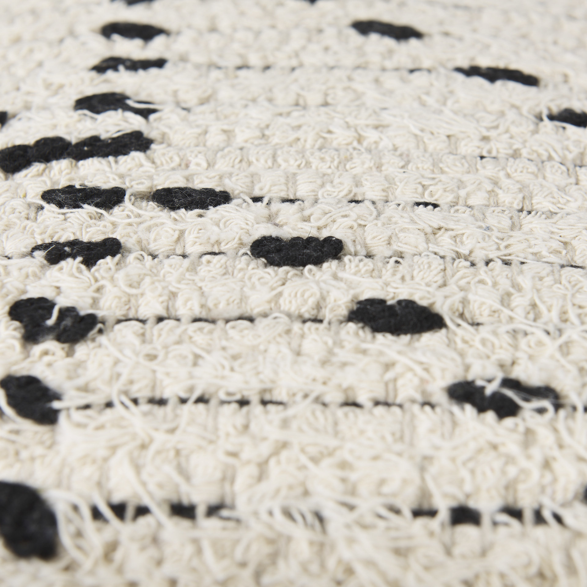aarohi 16.0l x 16.0w x 16.0h cream/black cotton patterned pouf