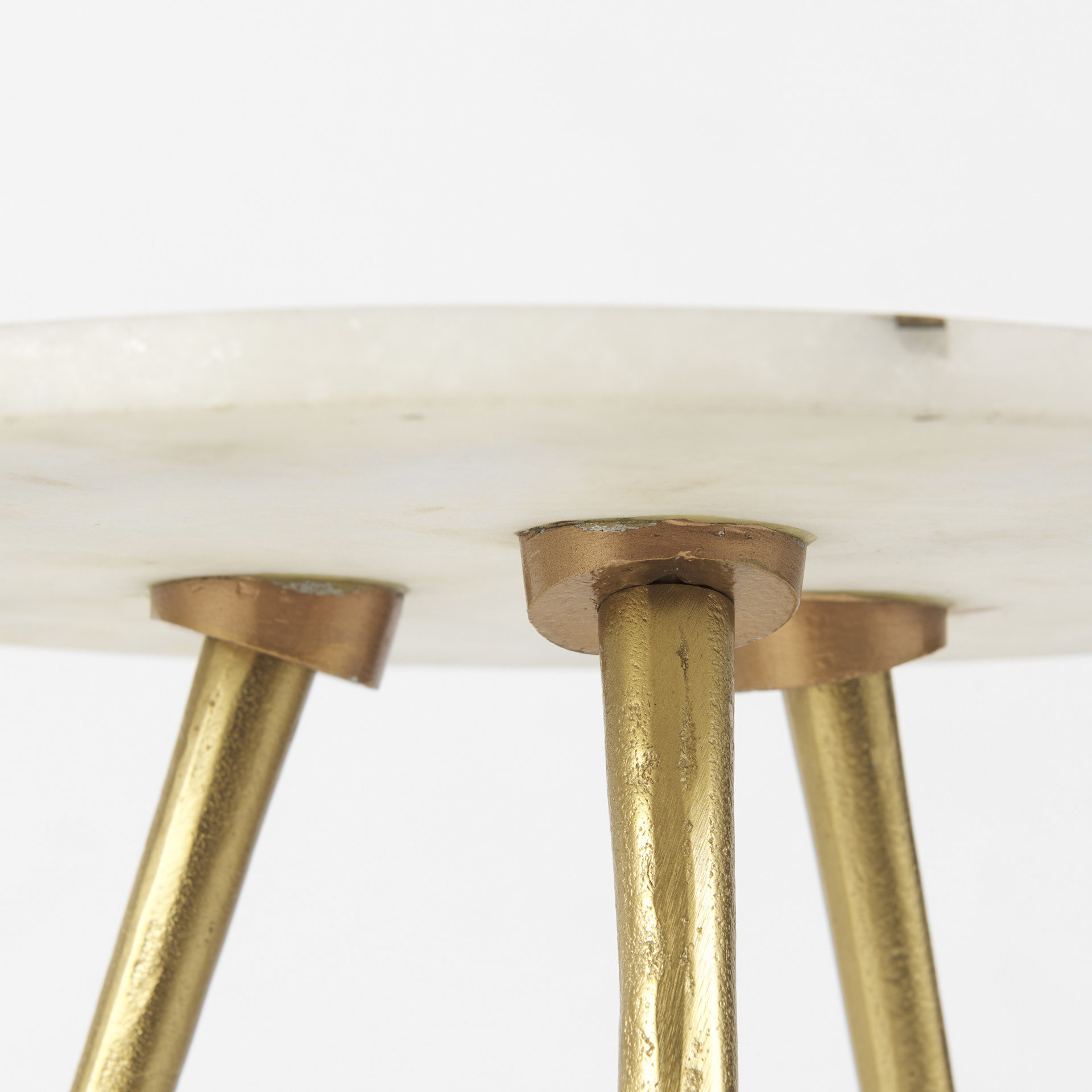 vivienne 16.0l x 16.0w x 19.0h white marble w/antique gold metal round small side table