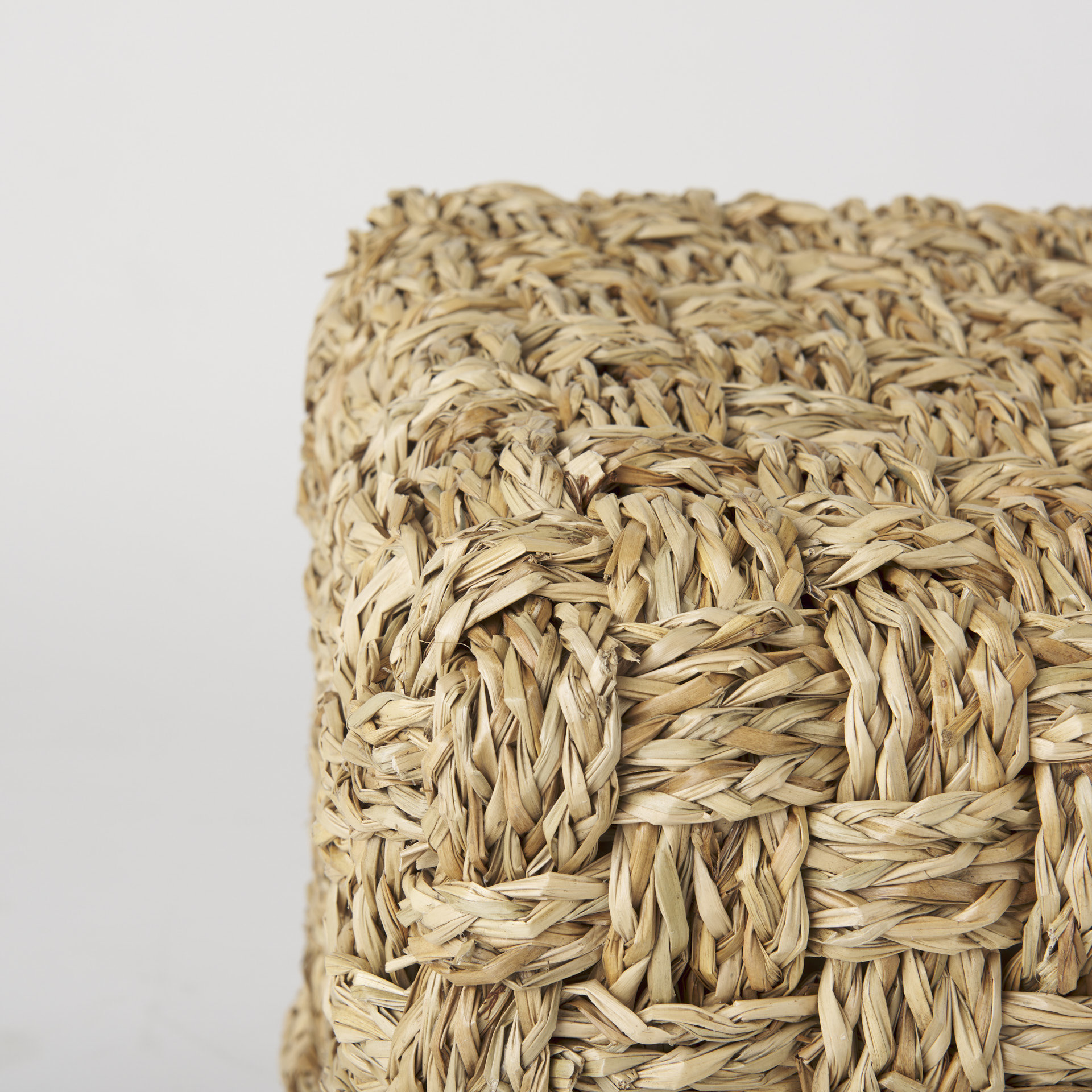 adele 17.7l x 17.7w x 17.7h medium brown seagrass woven square pouf