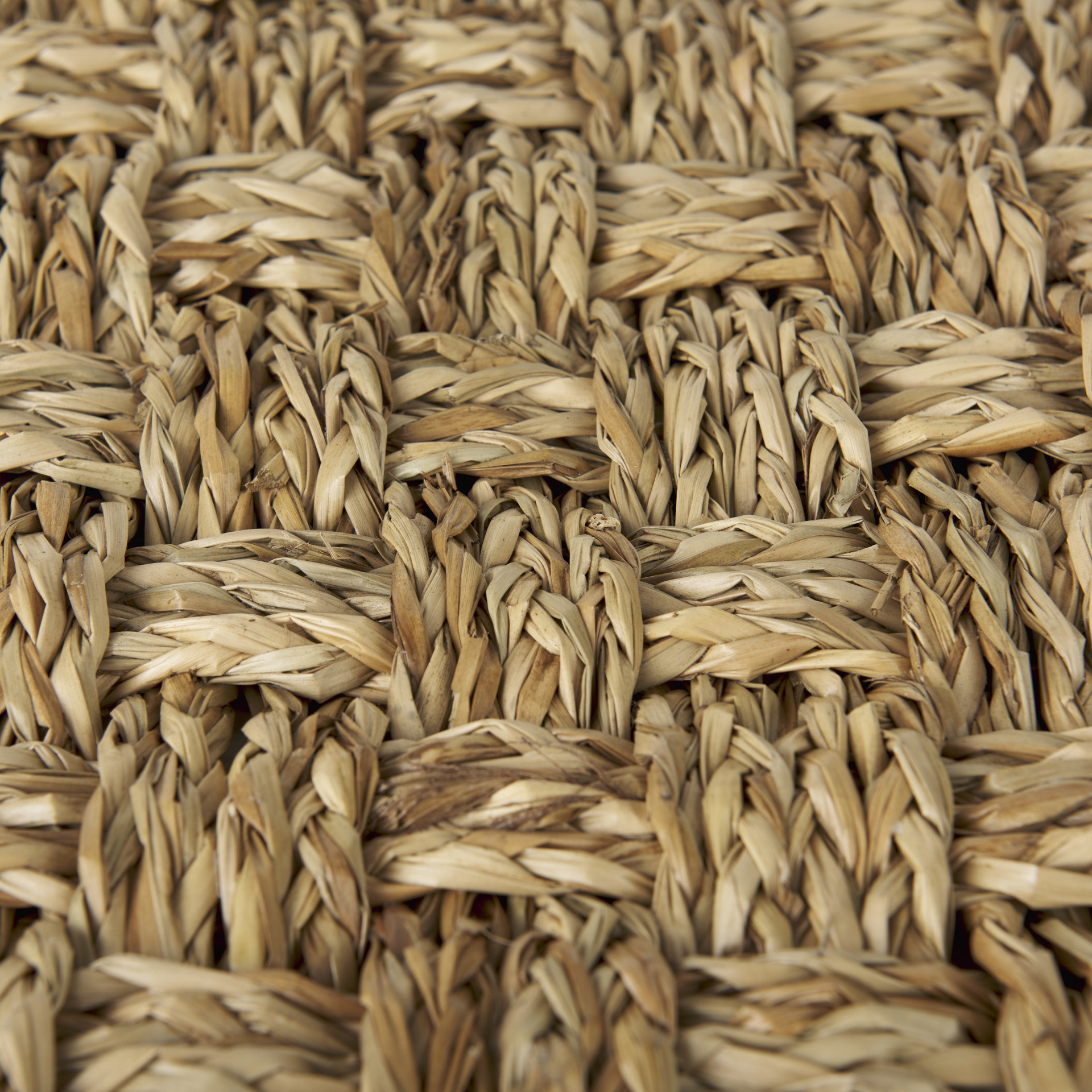 adele 17.7l x 17.7w x 17.7h medium brown seagrass woven square pouf
