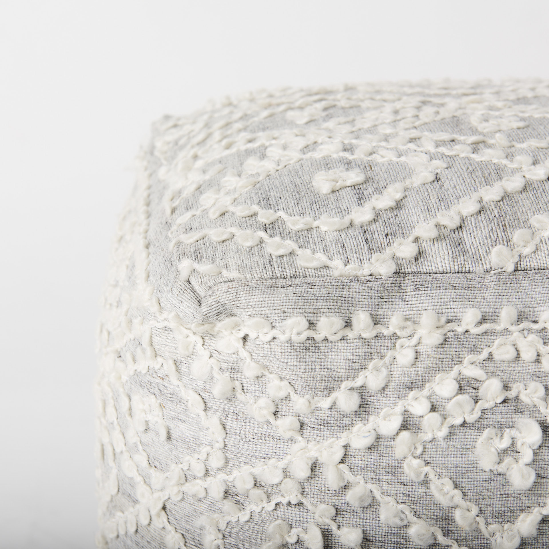 farida 6.0l x 16.0w x 16.0h light gray wool and polyester patterned pouf