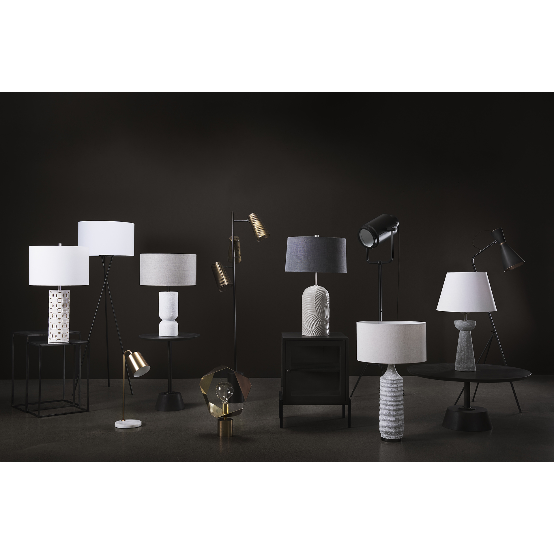 shamir 15l x 15w gold geometric metal table lamp