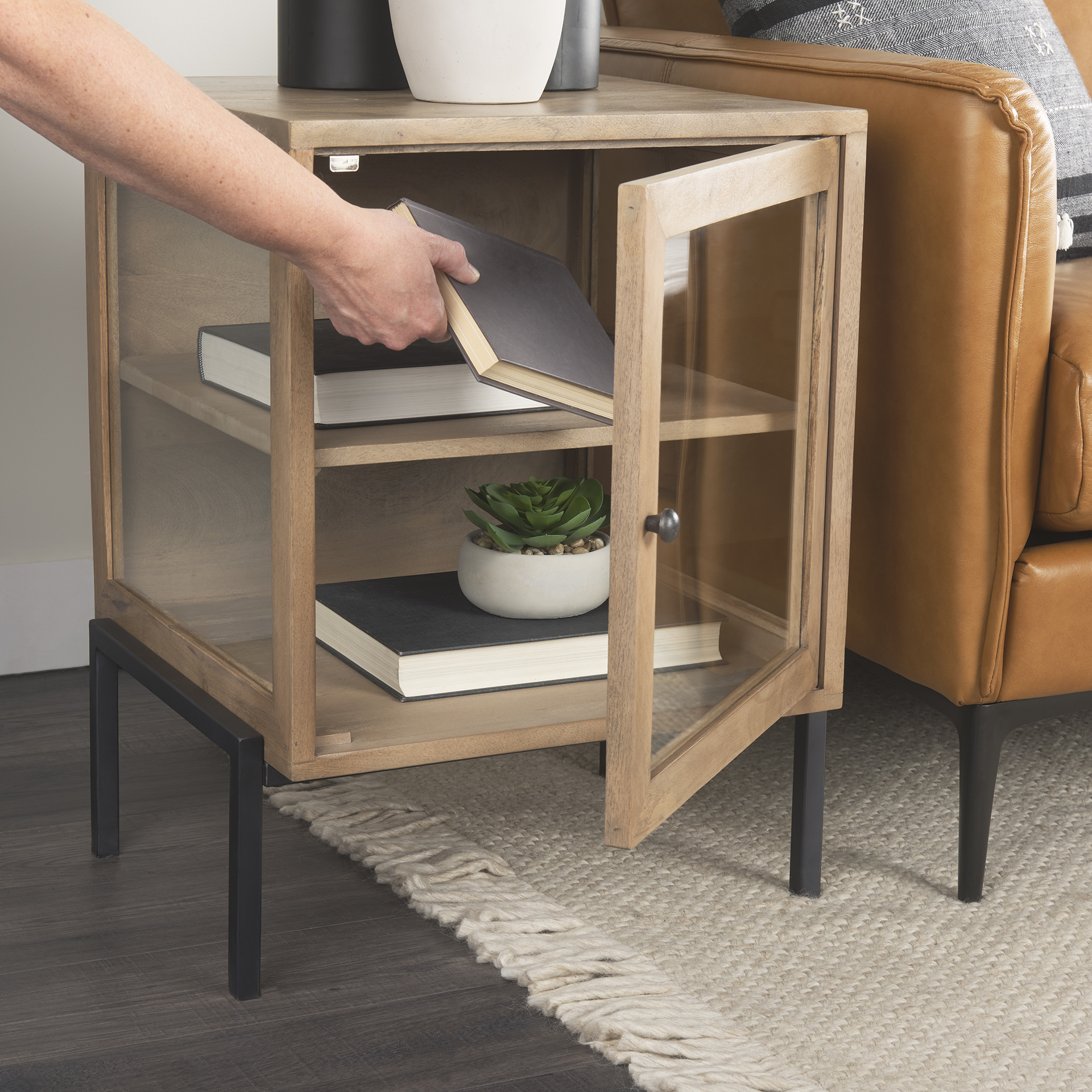 arelius 20l x 18w x 26h light brown wood w/ black metal frame end/side table