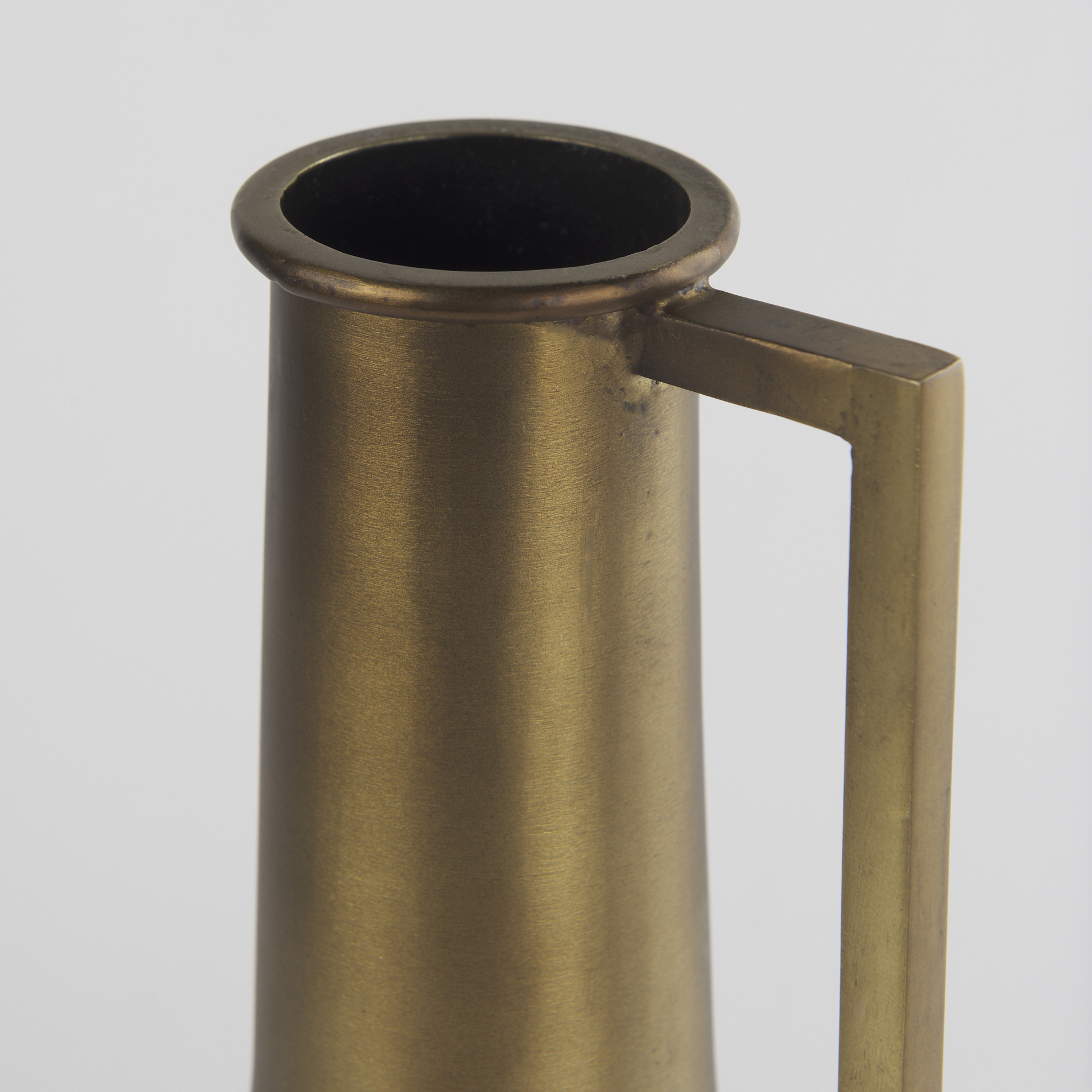 aubrey small 14.0h gold iron flower jug vase