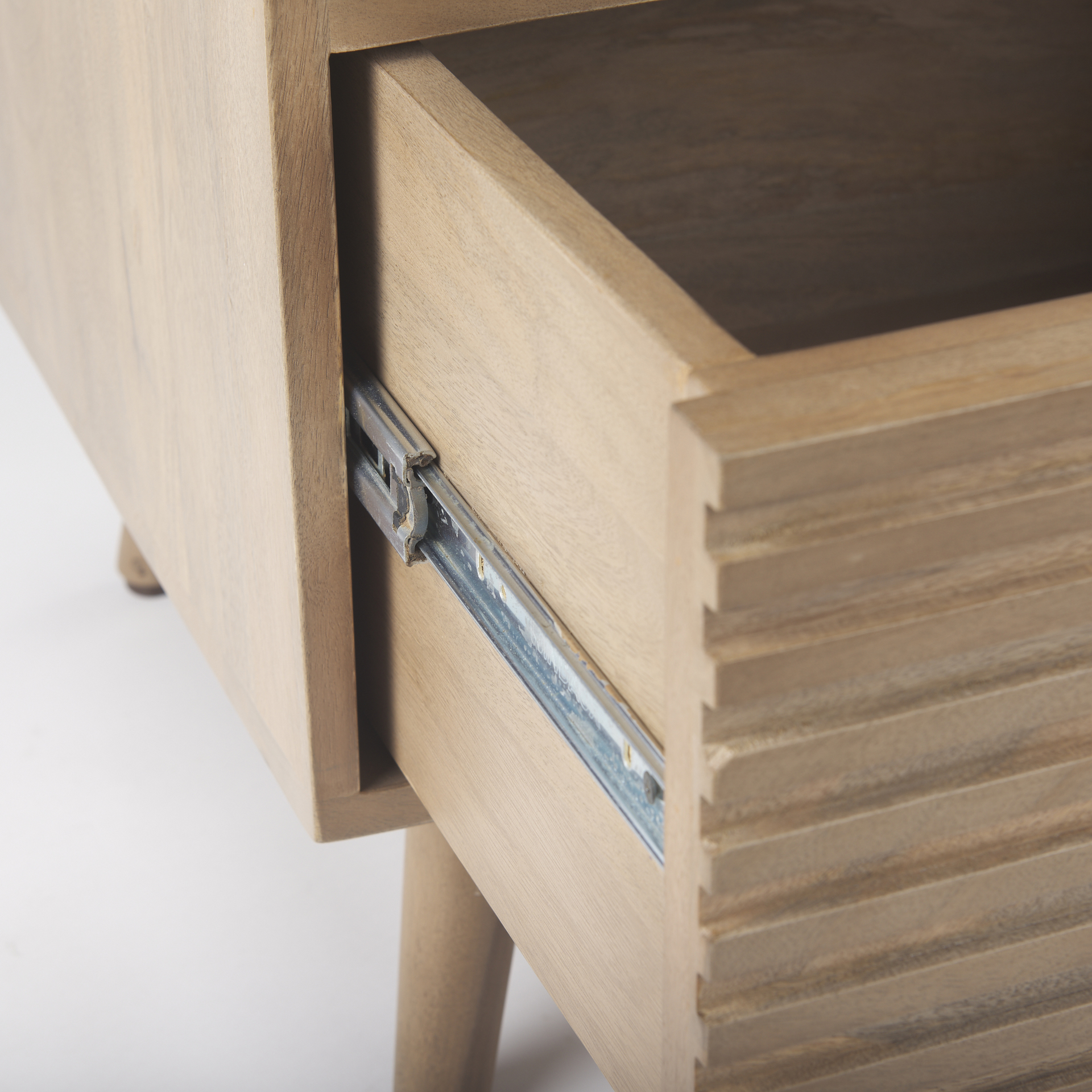 sable 19.0l x 19.0w x 21.5h light brown wood side table