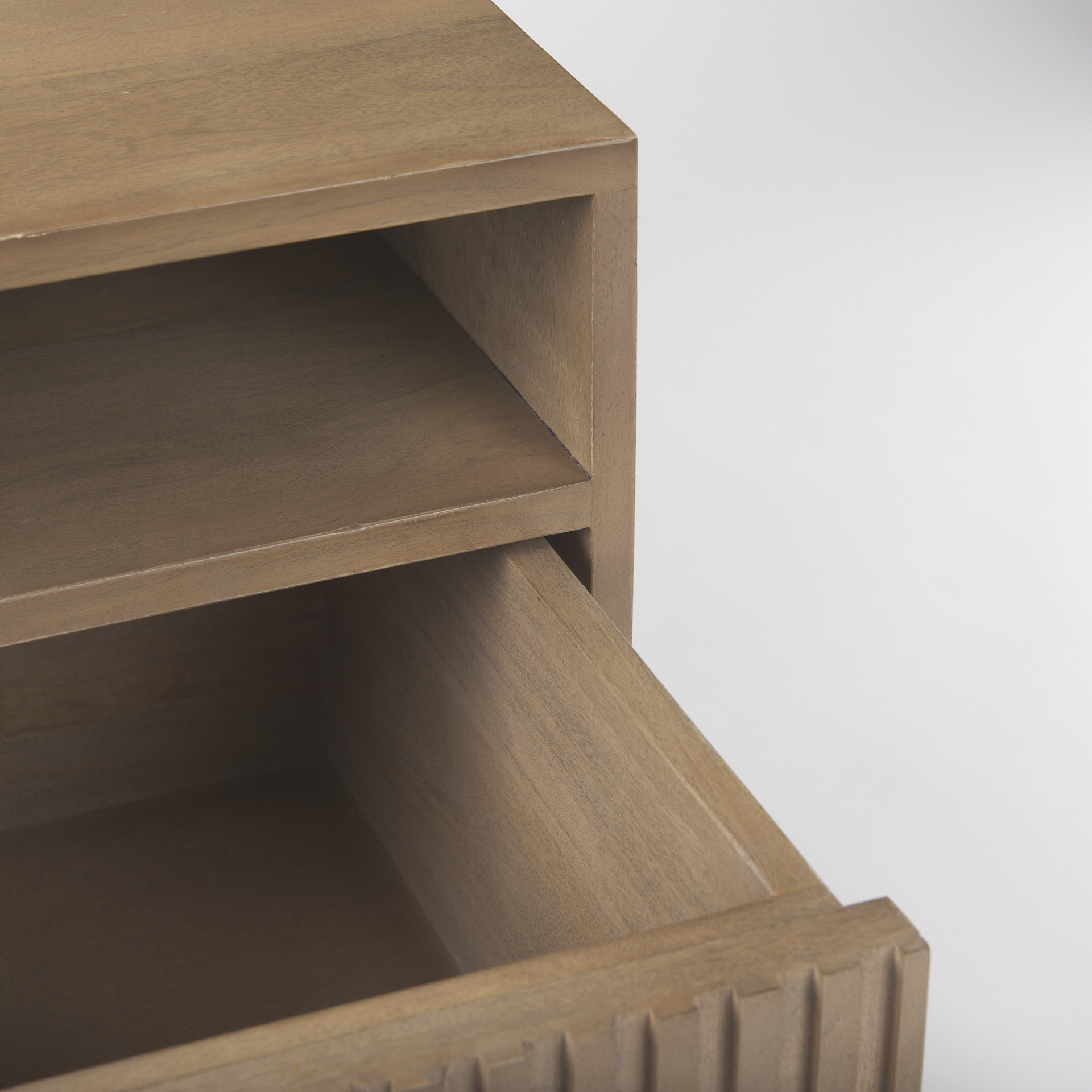 sable 19.0l x 19.0w x 21.5h light brown wood side table