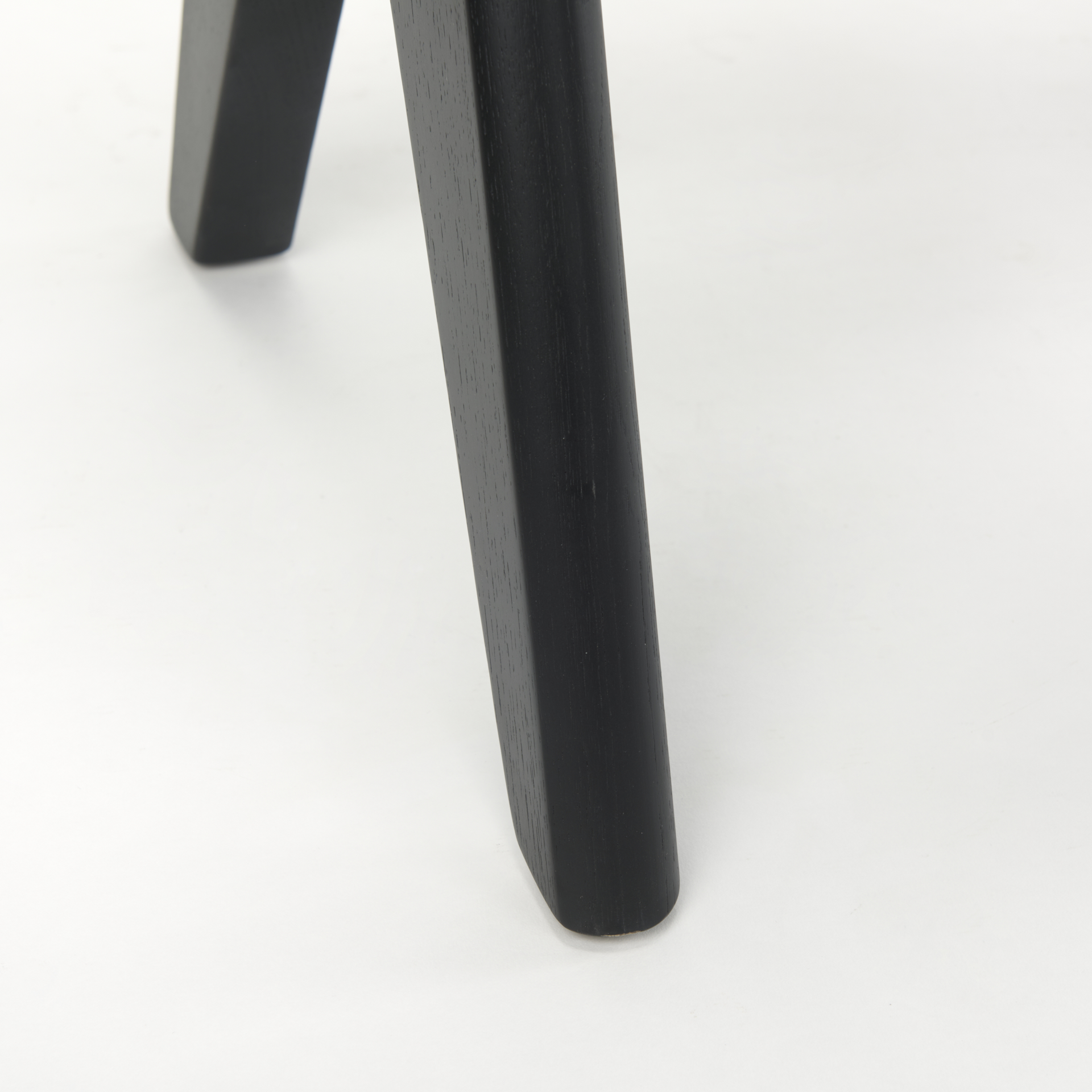 arvin 21.7l x 17.7w x 18.1h black wooden stool