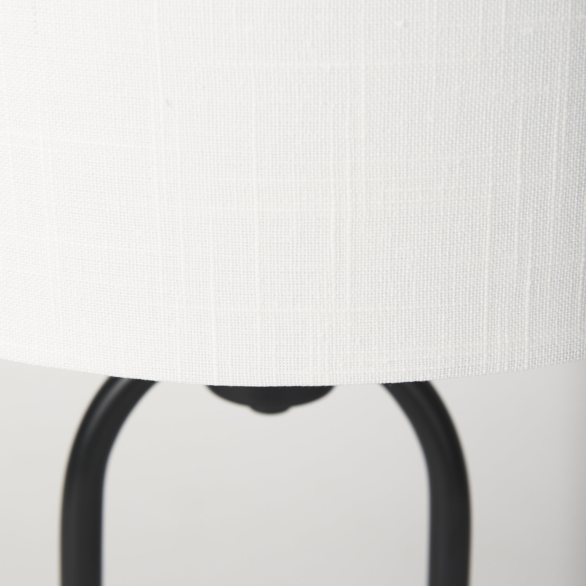 sarah 15.0l x 10.0w x 22.2h arched black metal w/marble cube and white shade table lamp