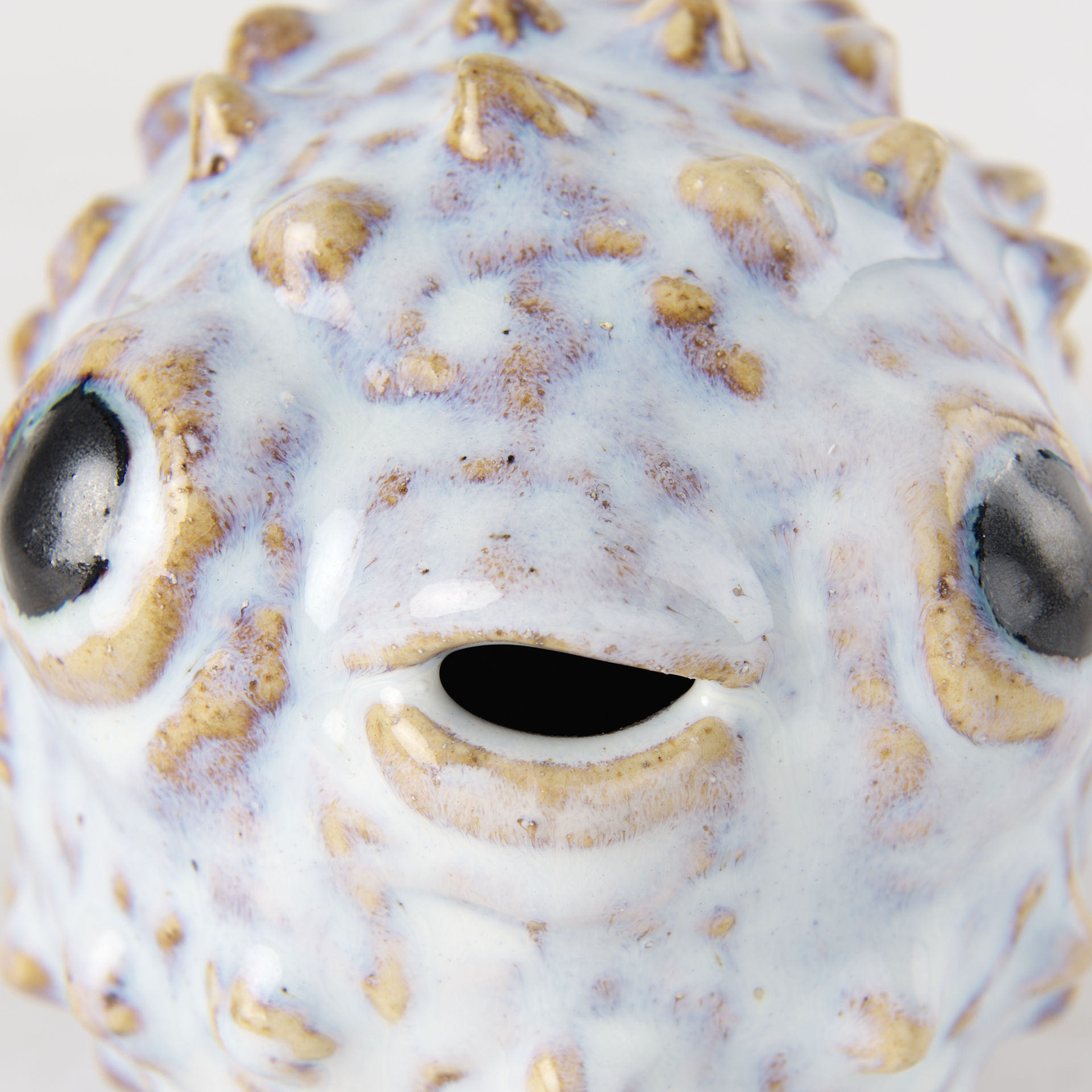 spike i (small) 8l x 4w off-white ceramic puffer fish