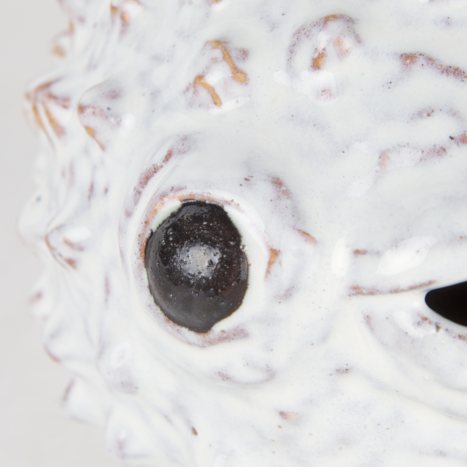 spike ii (large) 10l x 6w off-white ceramic puffer fish