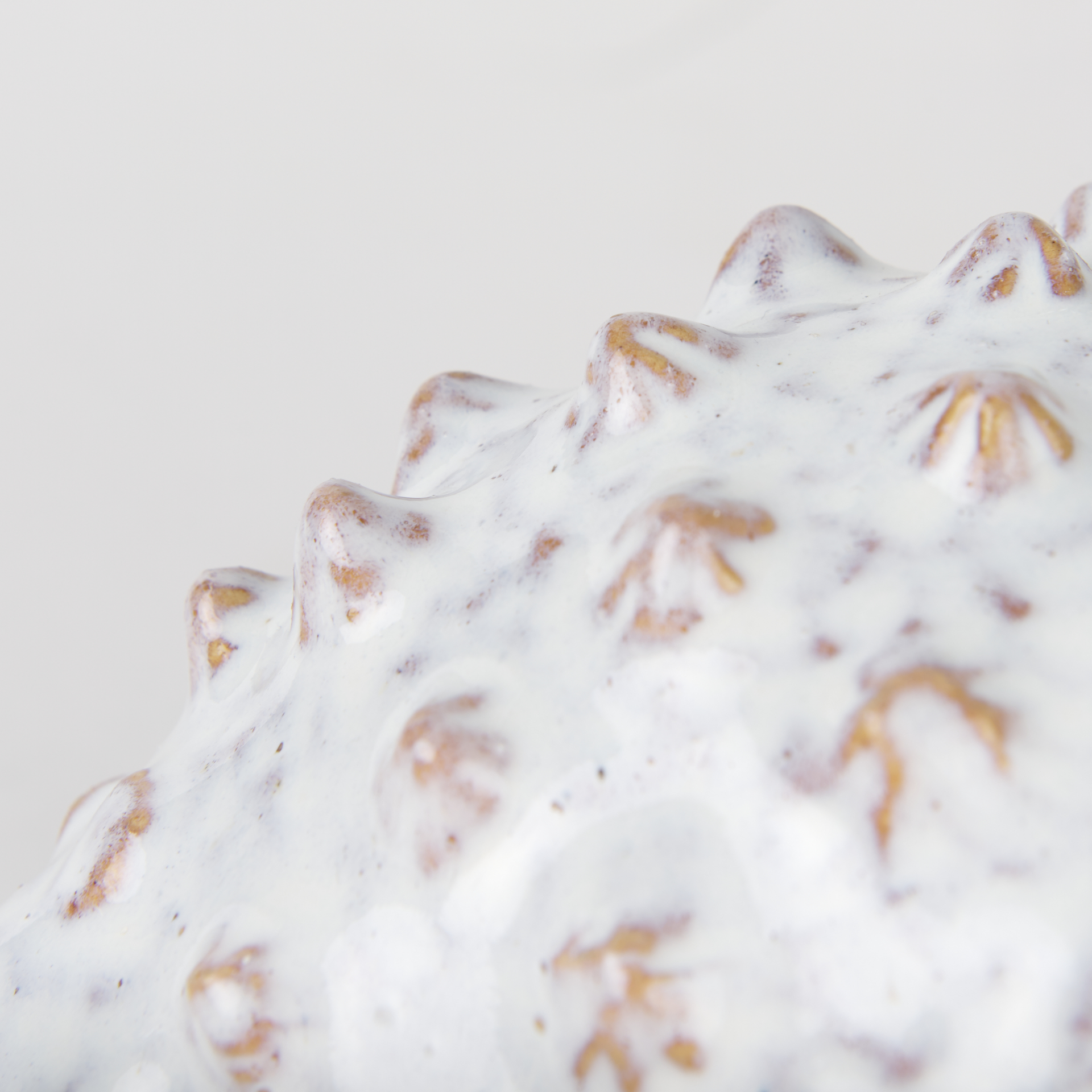 spike ii (large) 10l x 6w off-white ceramic puffer fish