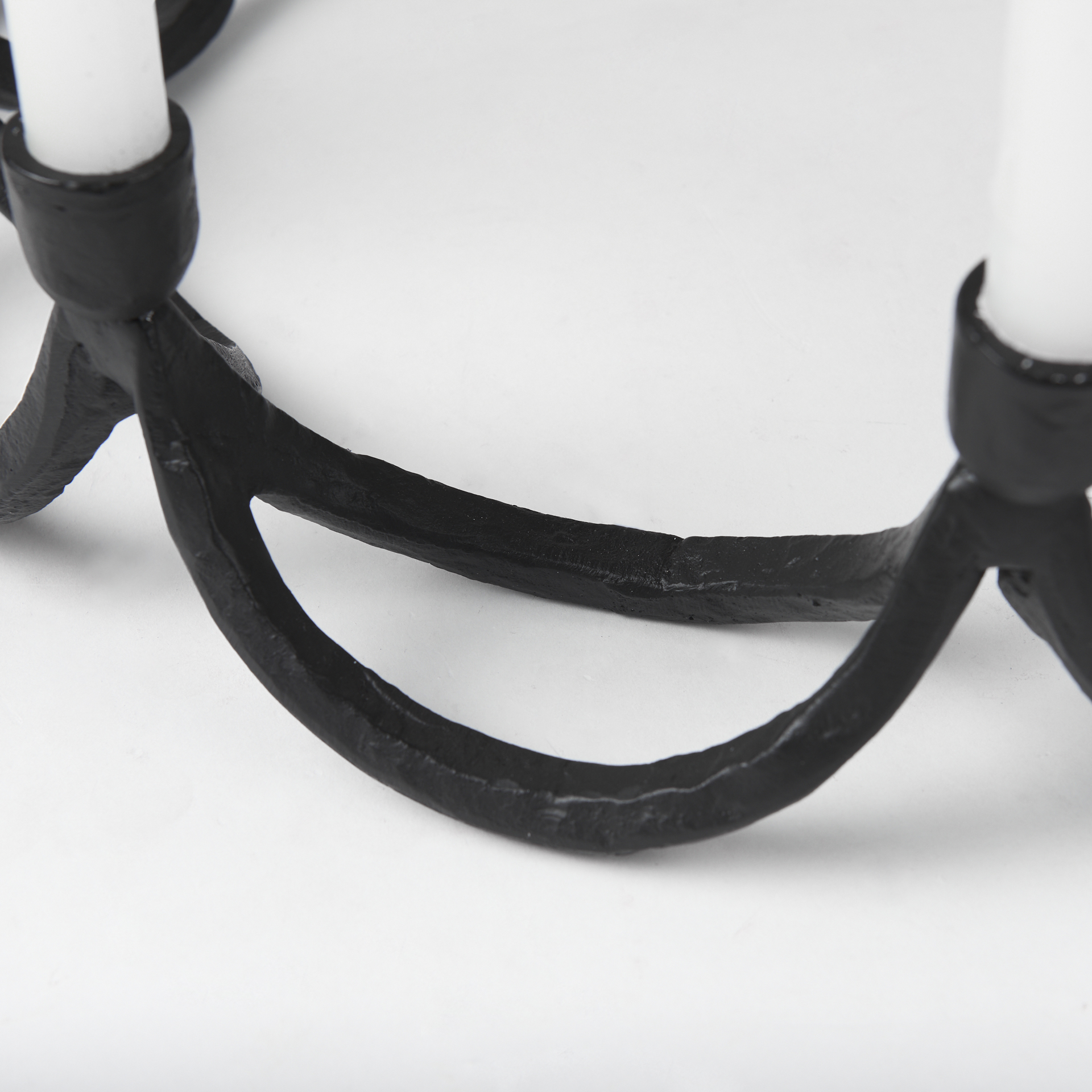 seraph round candle holder