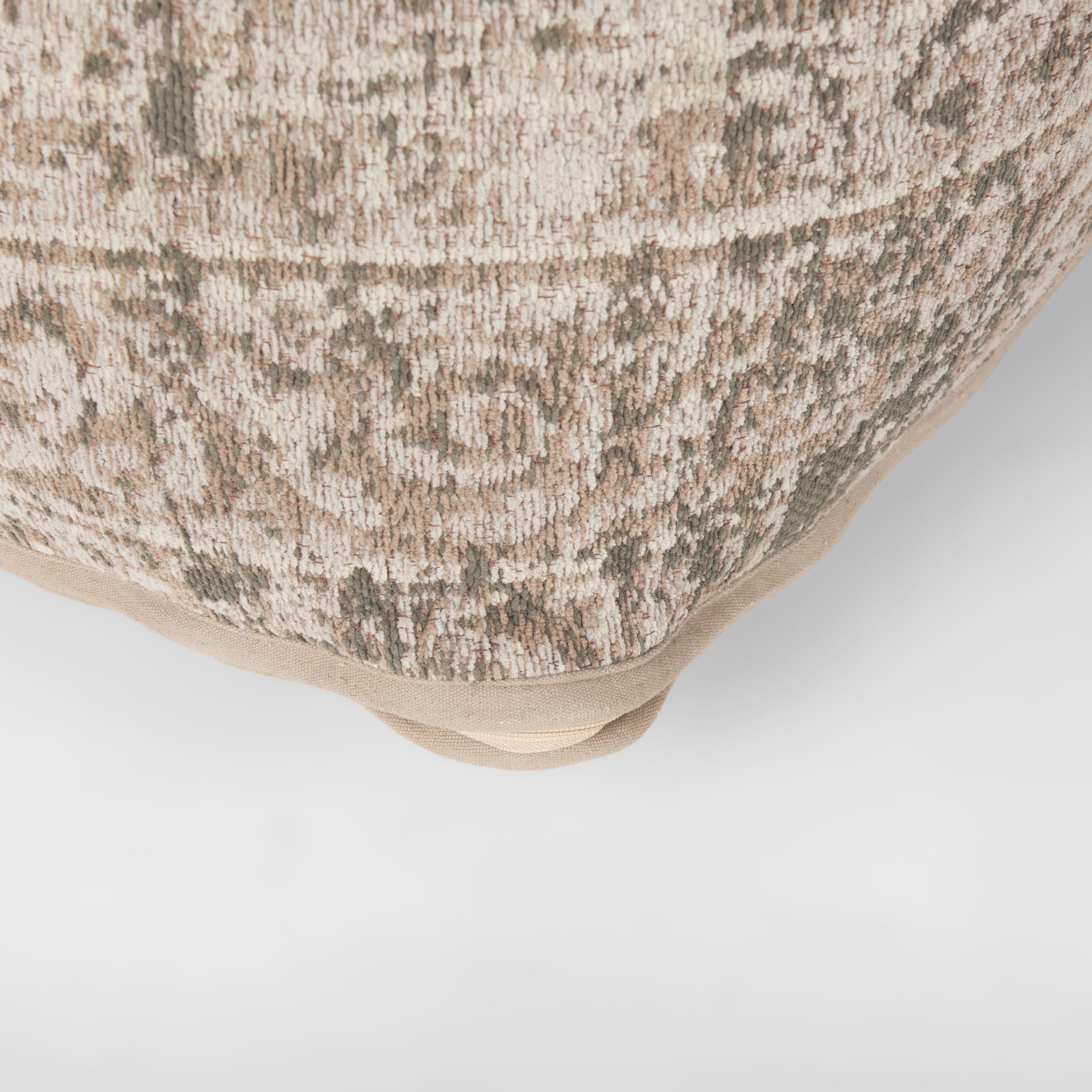 khloe large taupe pouf