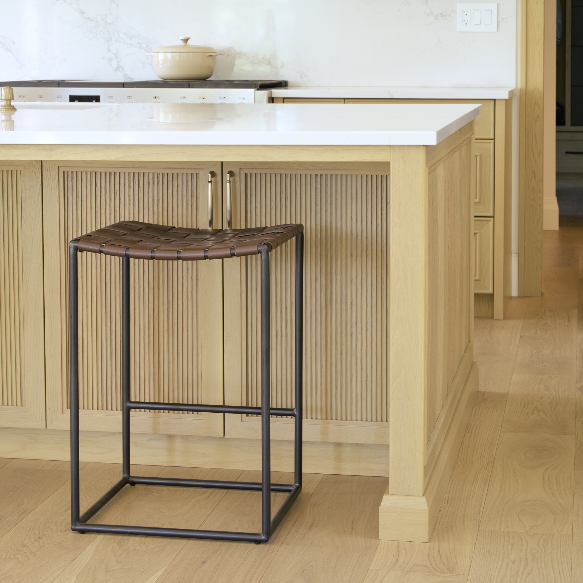 clarissa 18.0l x 16.0w x 26.25h dark brown woven leather seat w/ black iron frame counter stool