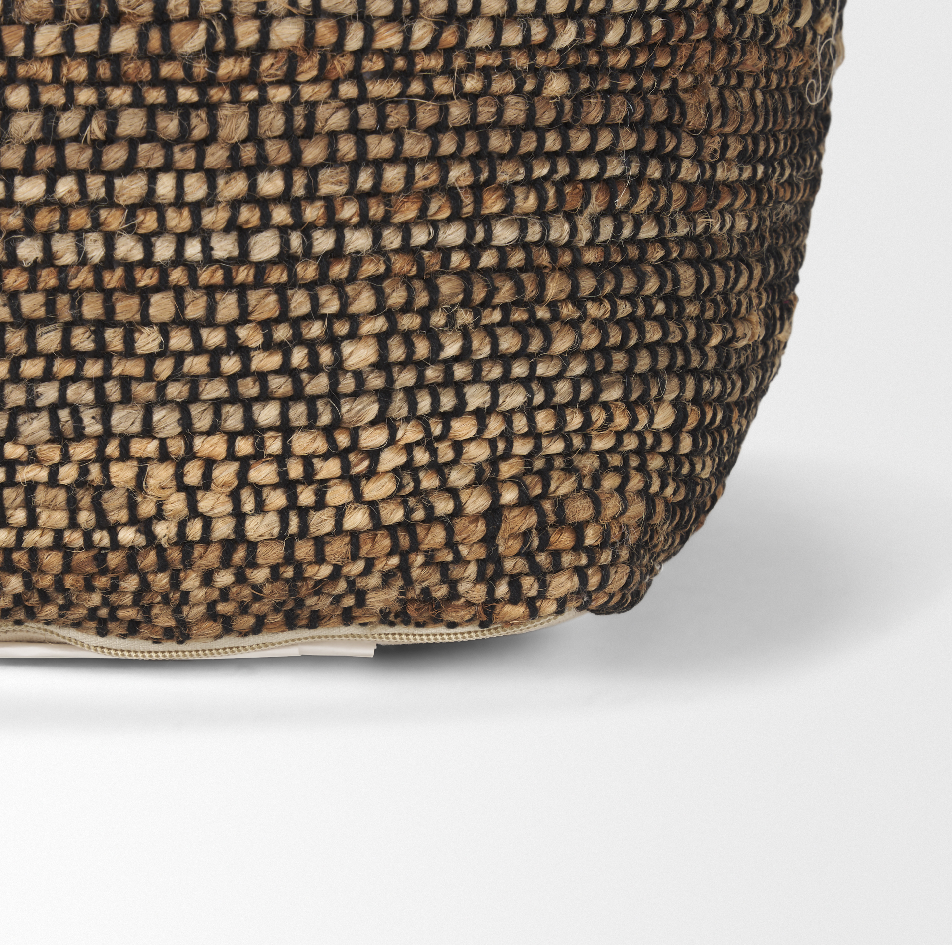 samiya jute w/ white cotton pouf
