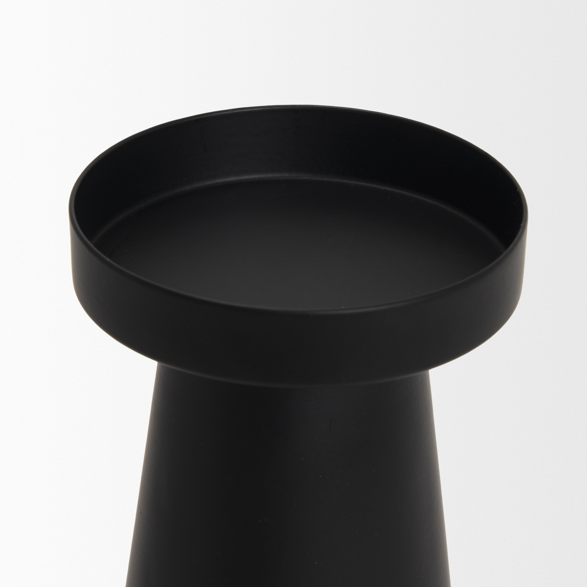 quadir short matte black metal candle holder