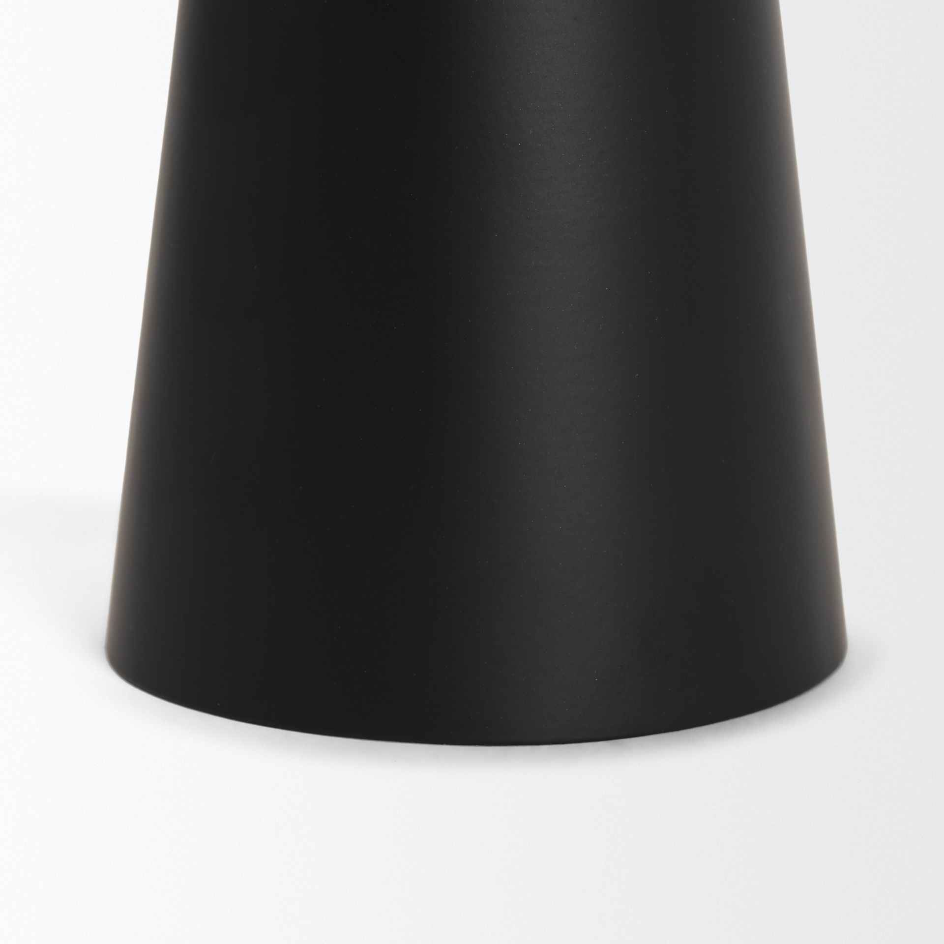 quadir short matte black metal candle holder