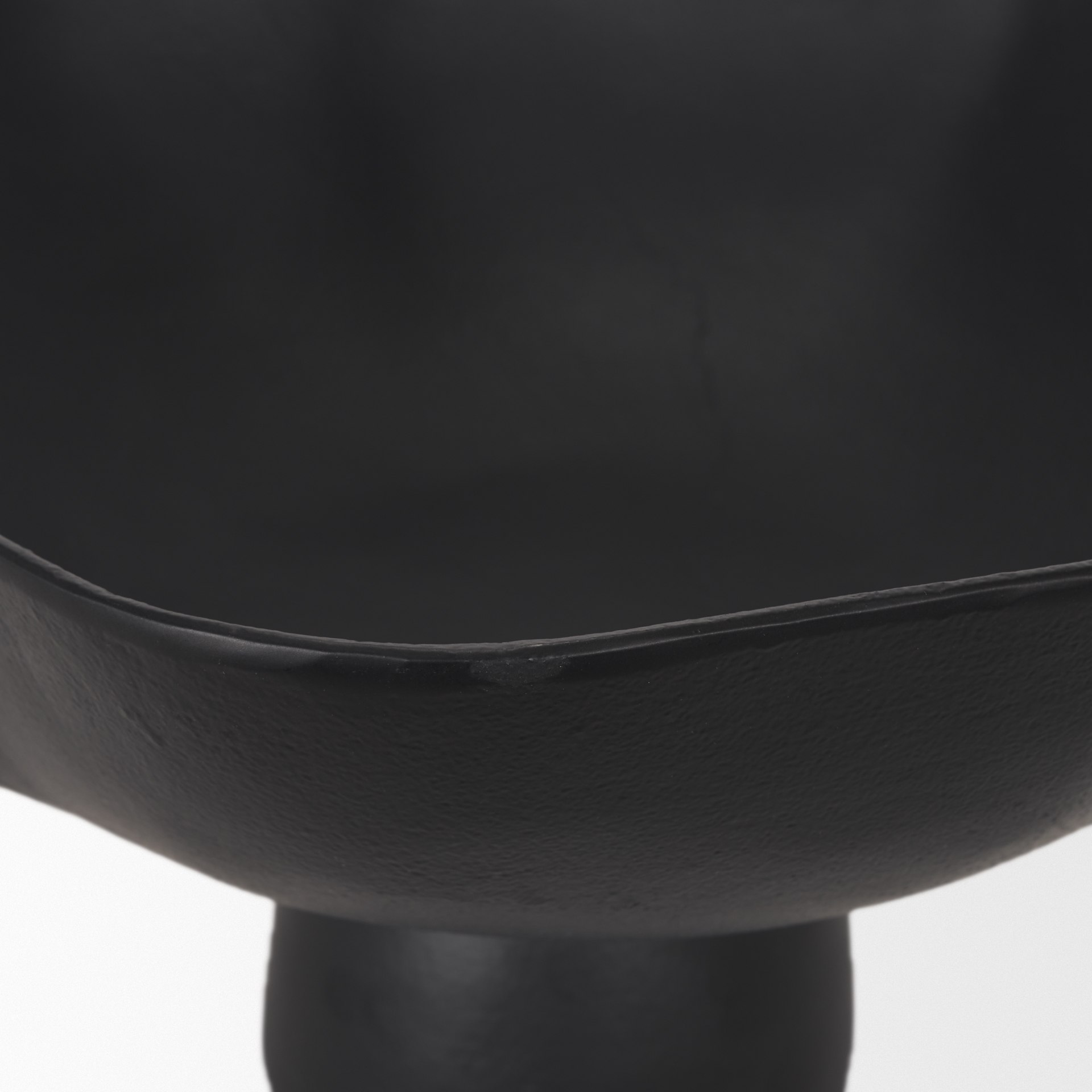radka large matte black metal decorative bowl
