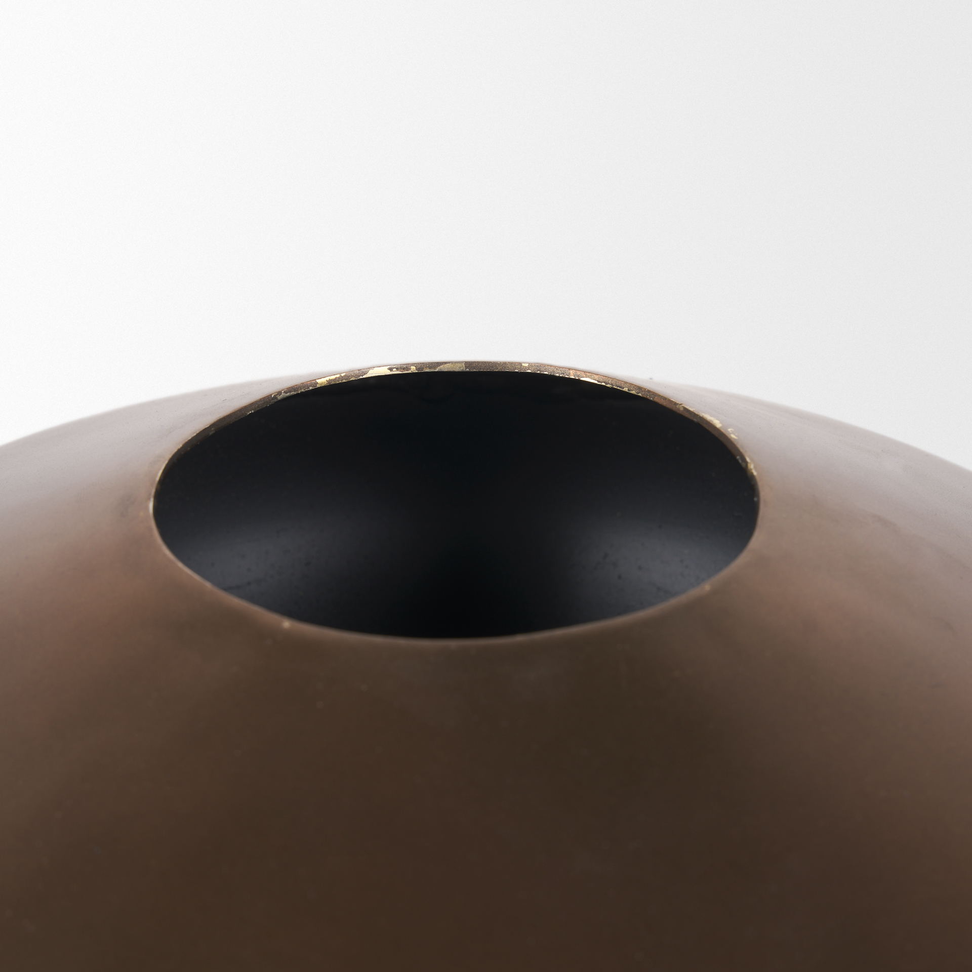 quiana large gold metal vase
