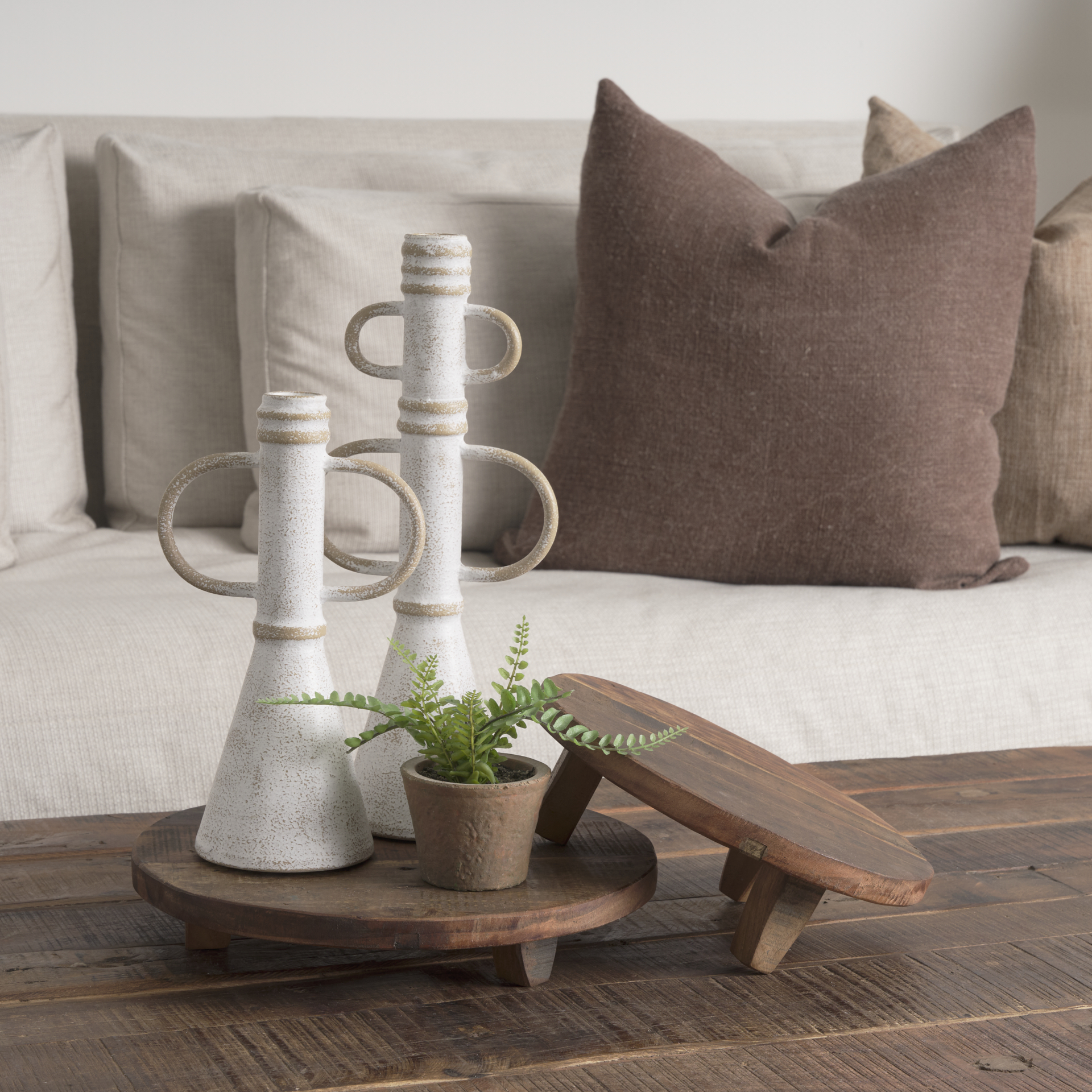 iza medium brown wooden riser (set of 2)