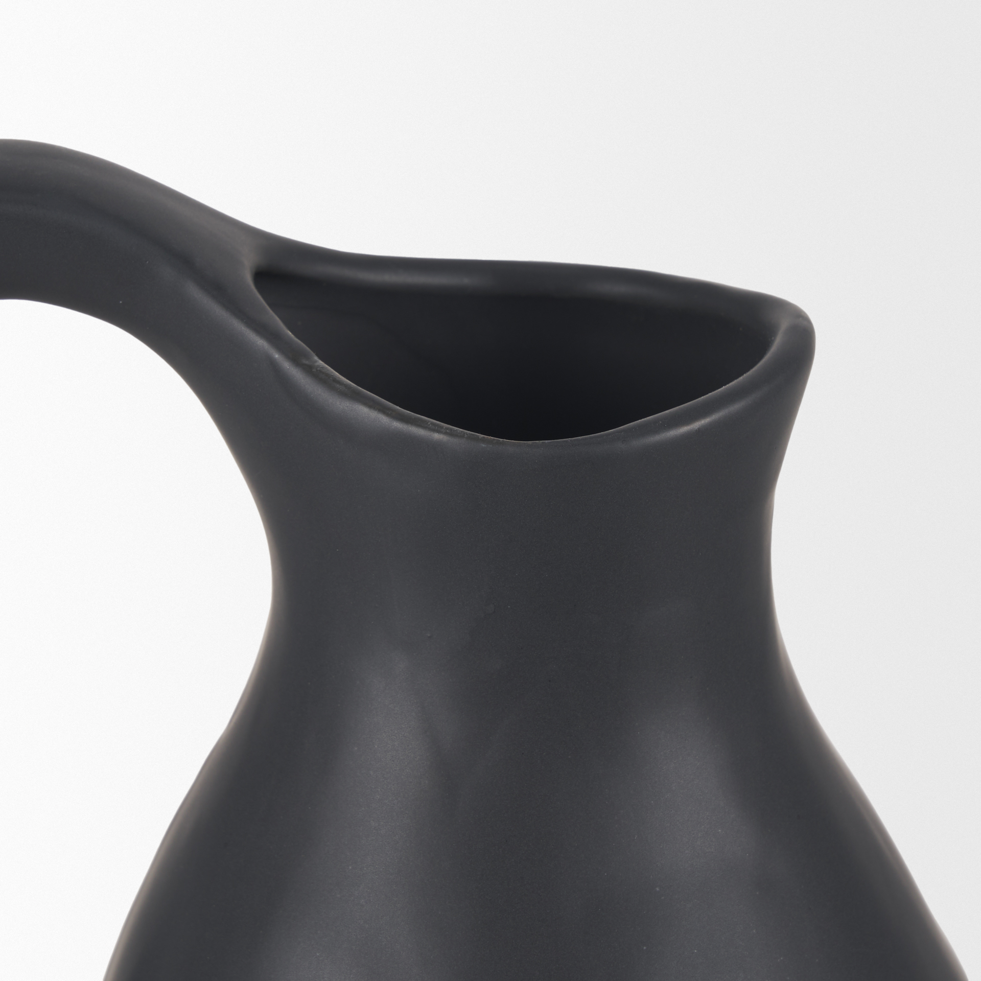 valora matte black ceramic jug