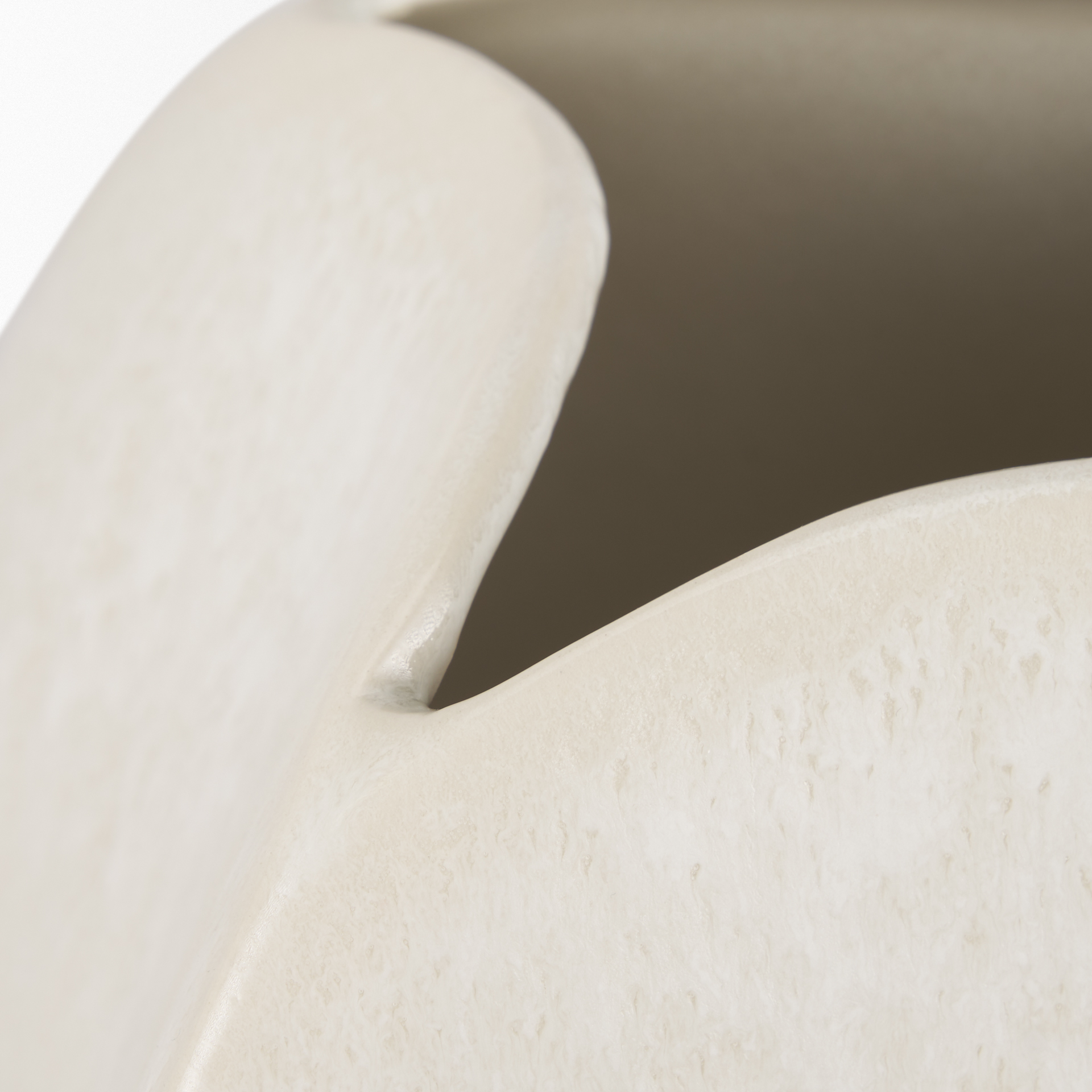 vania short off white w/ tan textured ceramic vase