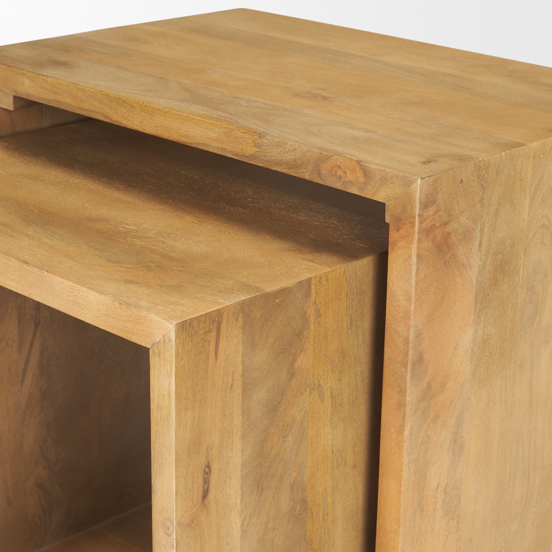 alanna 22.0l x 15.0w x 22.0h set of 2 brown wood nesting accent tables