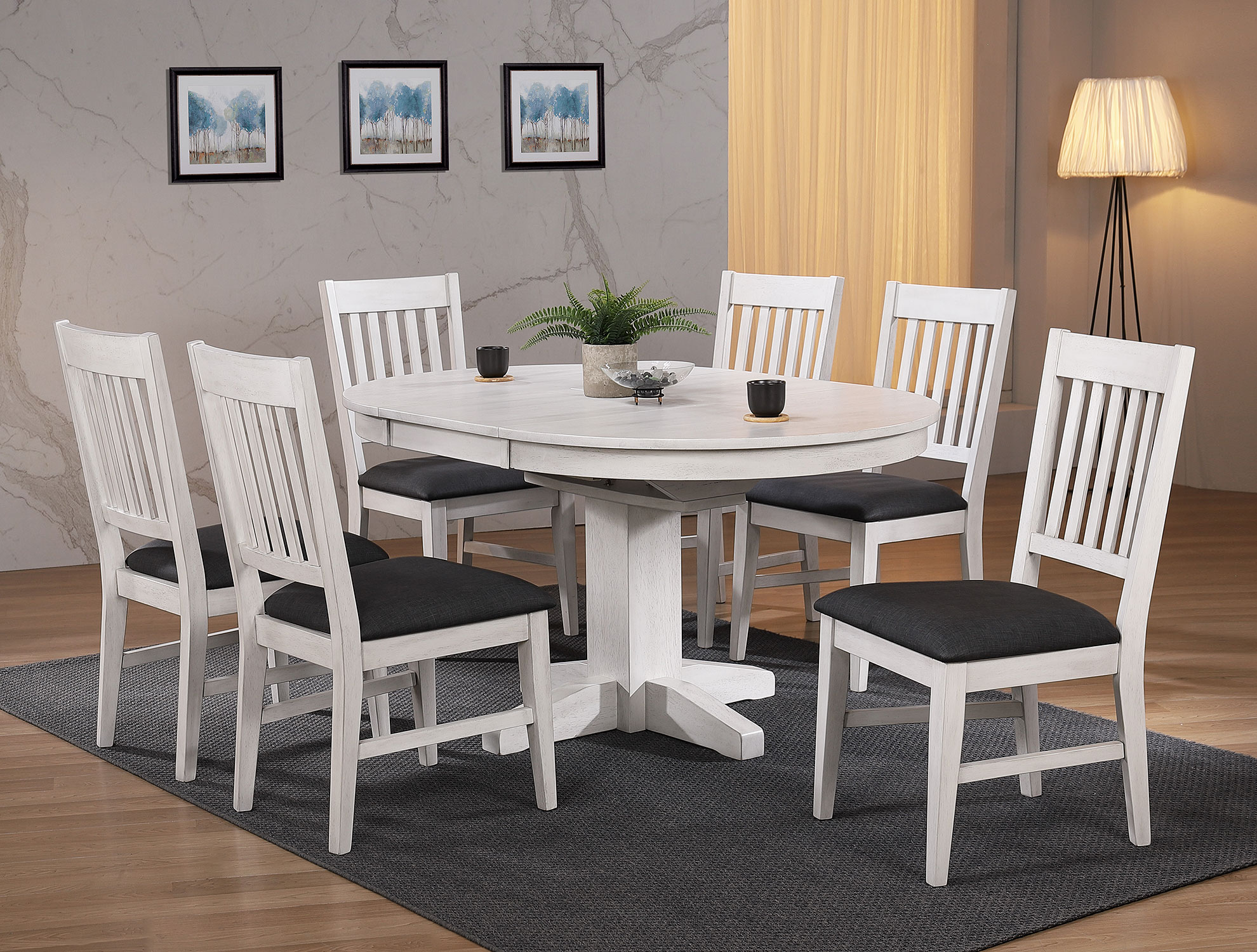 summer winds round dining table
