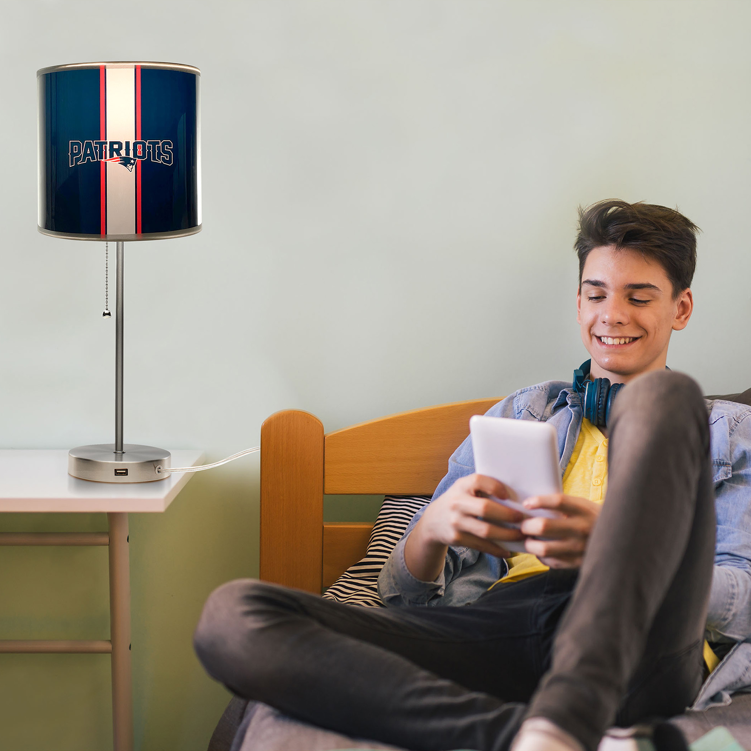 patriots chrome usb charging lamp with changeable shade insert