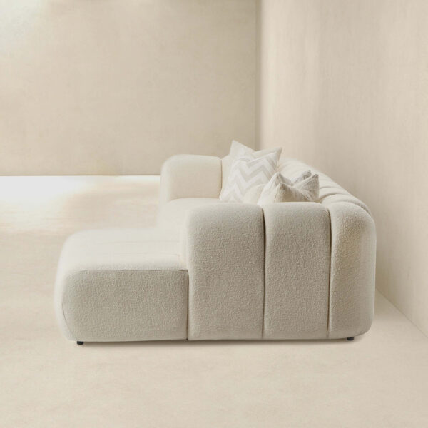 BeatriceRightSectionalSofa 5 81fc4f52 df09 4879 8394 a101e8139f38