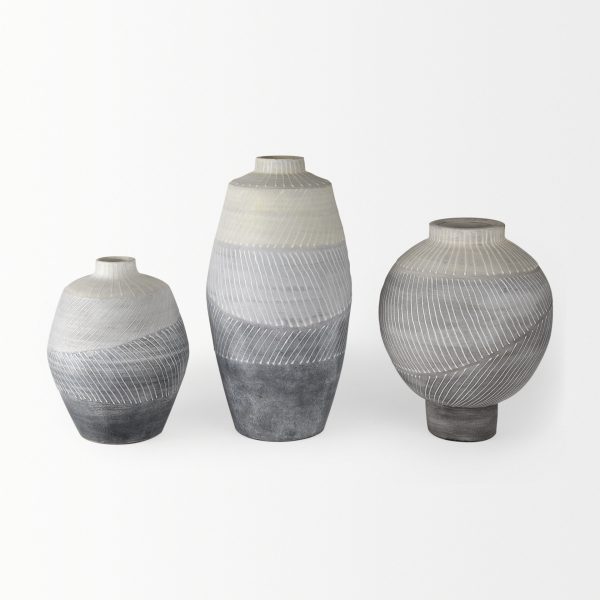 Blume 12.5H Off White w Gray Textured Vase 10