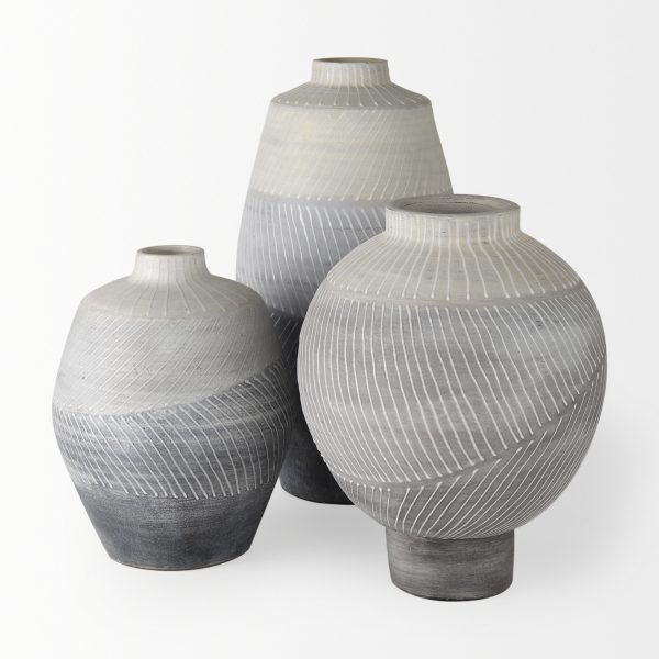 Blume 12.5H Off White w Gray Textured Vase 9