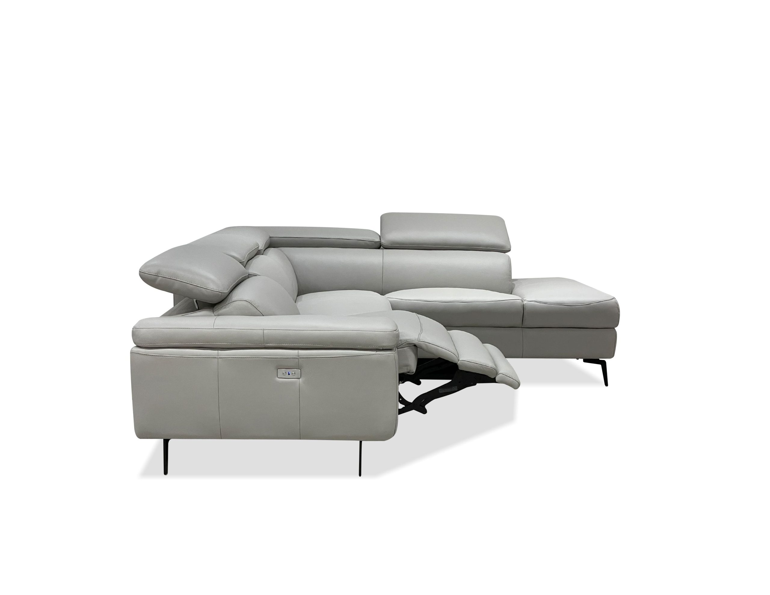 CAMELLO Silver Leather RSF Electric Reclining Sectional 3 CAMELLO Silver Leather RSF Electric Reclining Sectional - Image 3