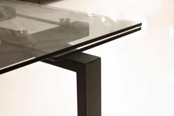 CANTRO Clear Glass Extension Dining Table Black Steel Base 2 2