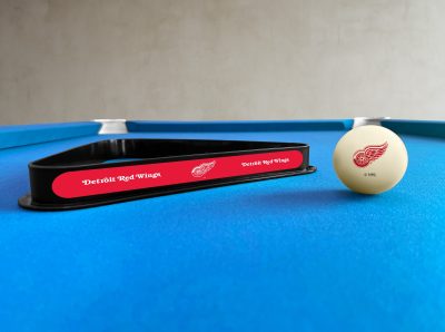 Detroit Redwings Cue Ball & Ball Rack