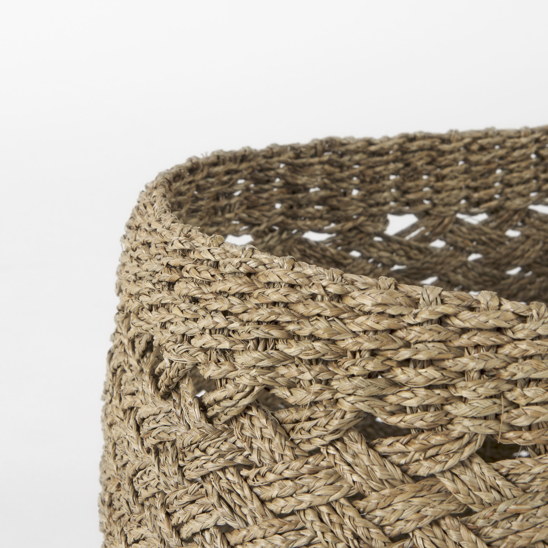 Jarek 15.0L x 15.0W x 11.8H (Set of 3) Medium Brown Seagrass Basket Cross Weave Round Basket 5 Jarek 15.0L x 15.0W x 11.8H (Set of 3) Medium Brown Seagrass Basket Cross Weave Round Basket - Image 5