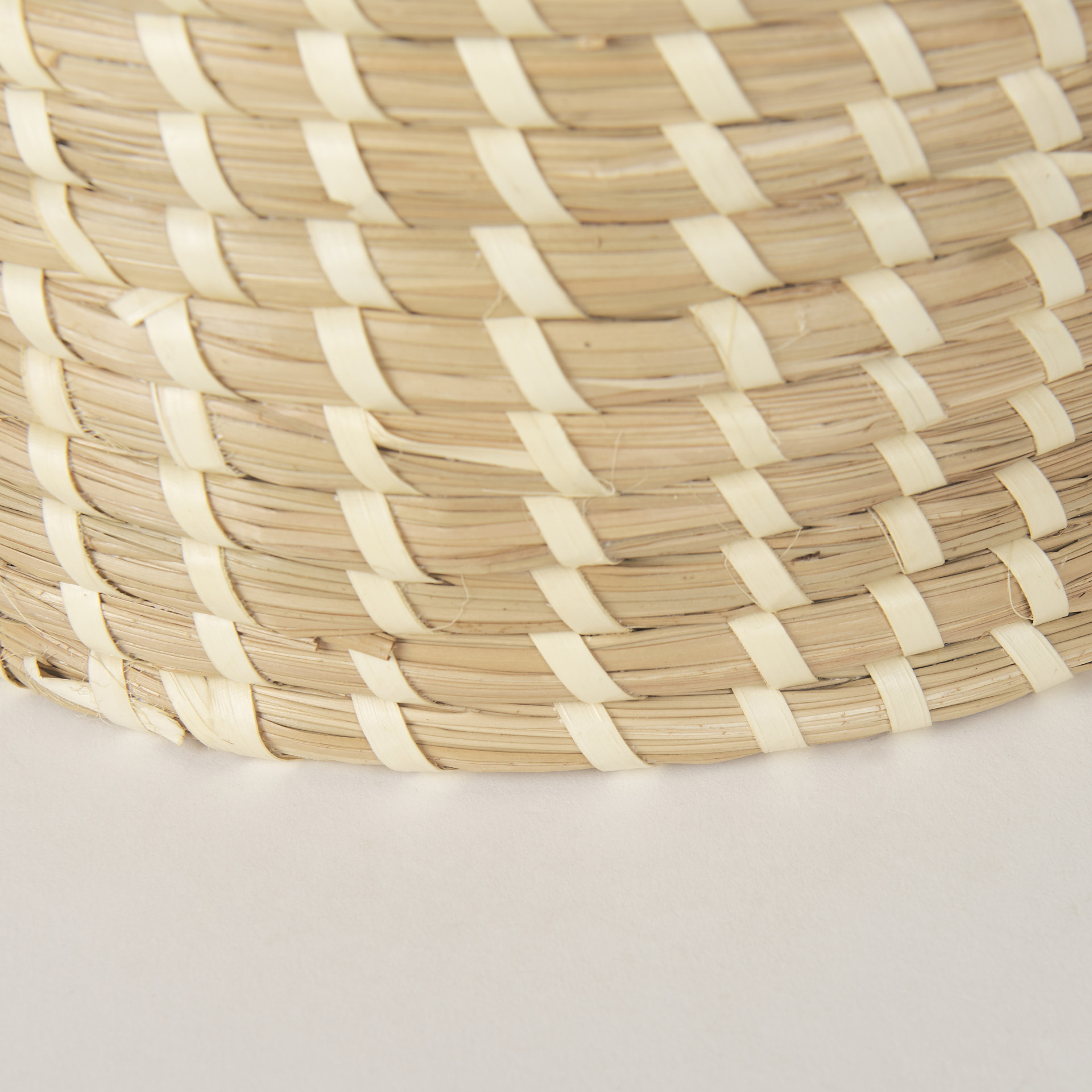 Kailini Set of 3 Nesting Seagrass & Palm Leaf Boxes with Lids 7 Kailini Set of 3 Nesting Seagrass & Palm Leaf Boxes with Lids - Image 7