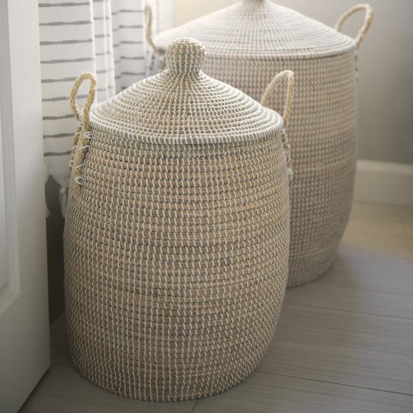 Kairi Set of 2 Seagrass Floor Baskets w Lids and Handles 2