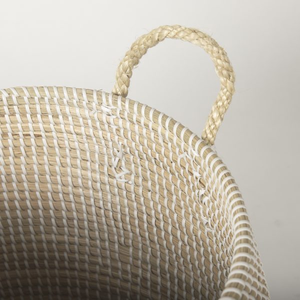 Kairi Set of 2 Seagrass Floor Baskets w Lids and Handles 7