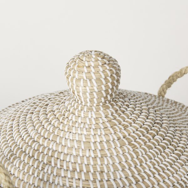 Kairi Set of 2 Seagrass Floor Baskets w Lids and Handles 8