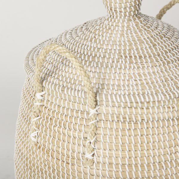 Kairi Set of 2 Seagrass Floor Baskets w Lids and Handles 9