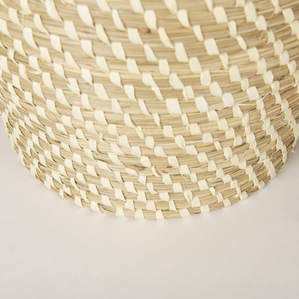 Kalopa Set of 2 Seagrass Floor Baskets w Flat Handled Lid 9
