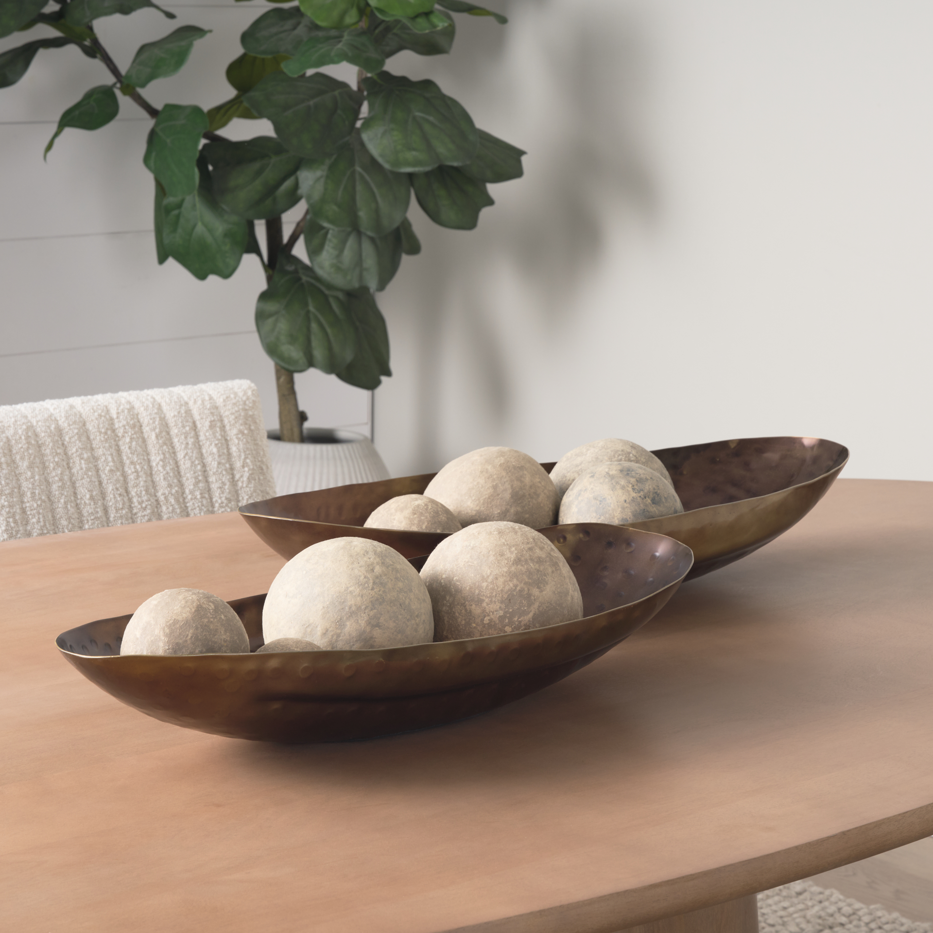 Karmen (Set of 2) Gold Hammered Oversized Bowls 2 Karmen (Set of 2) Gold Hammered Oversized Bowls - Image 2