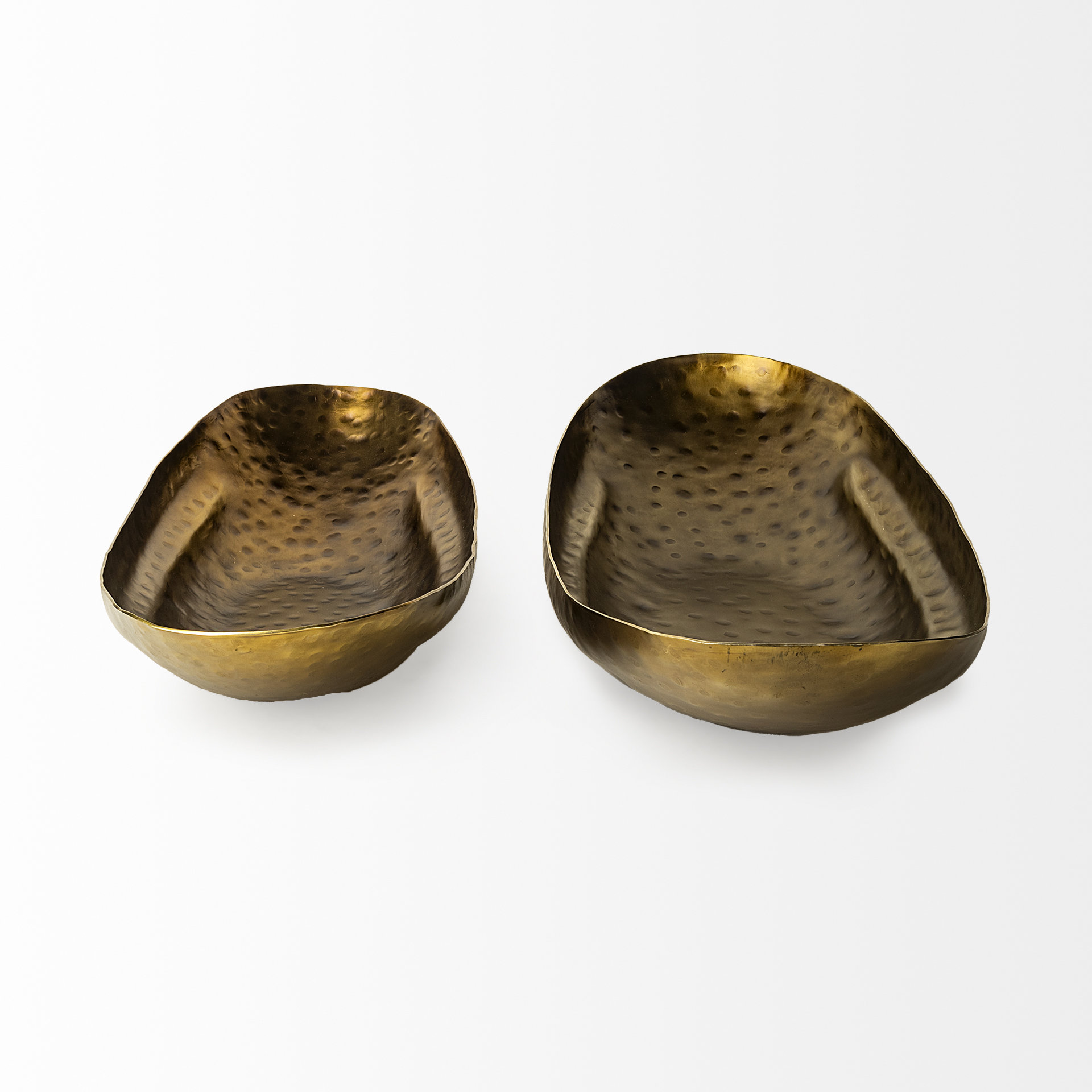 Karmen (Set of 2) Gold Hammered Oversized Bowls 4 Karmen (Set of 2) Gold Hammered Oversized Bowls - Image 4
